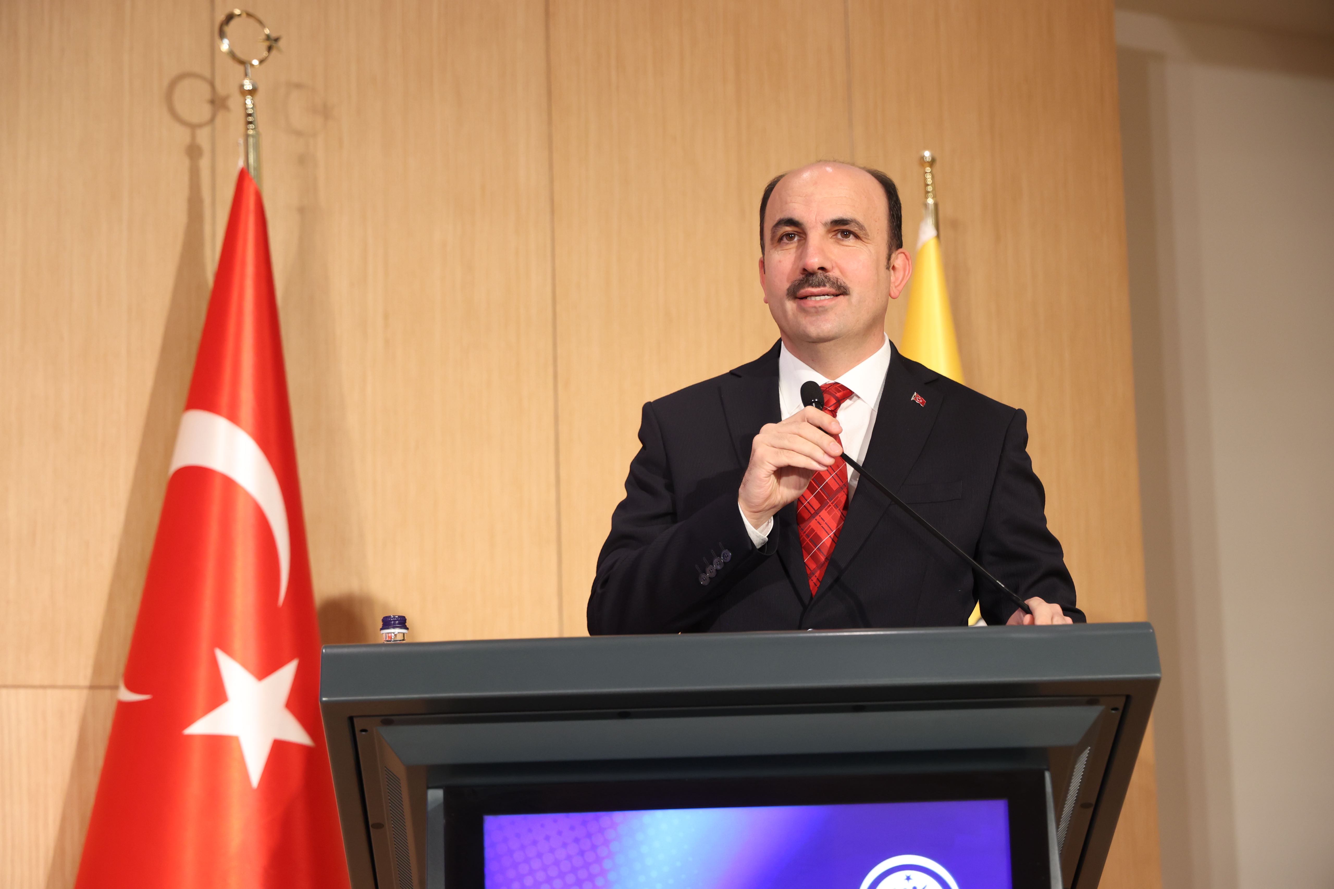 BAŞKAN ALTAY “AİLE YILI” KAPSAMINDA İLÇELERDEN GELEN KADINLARLA BULUŞTU