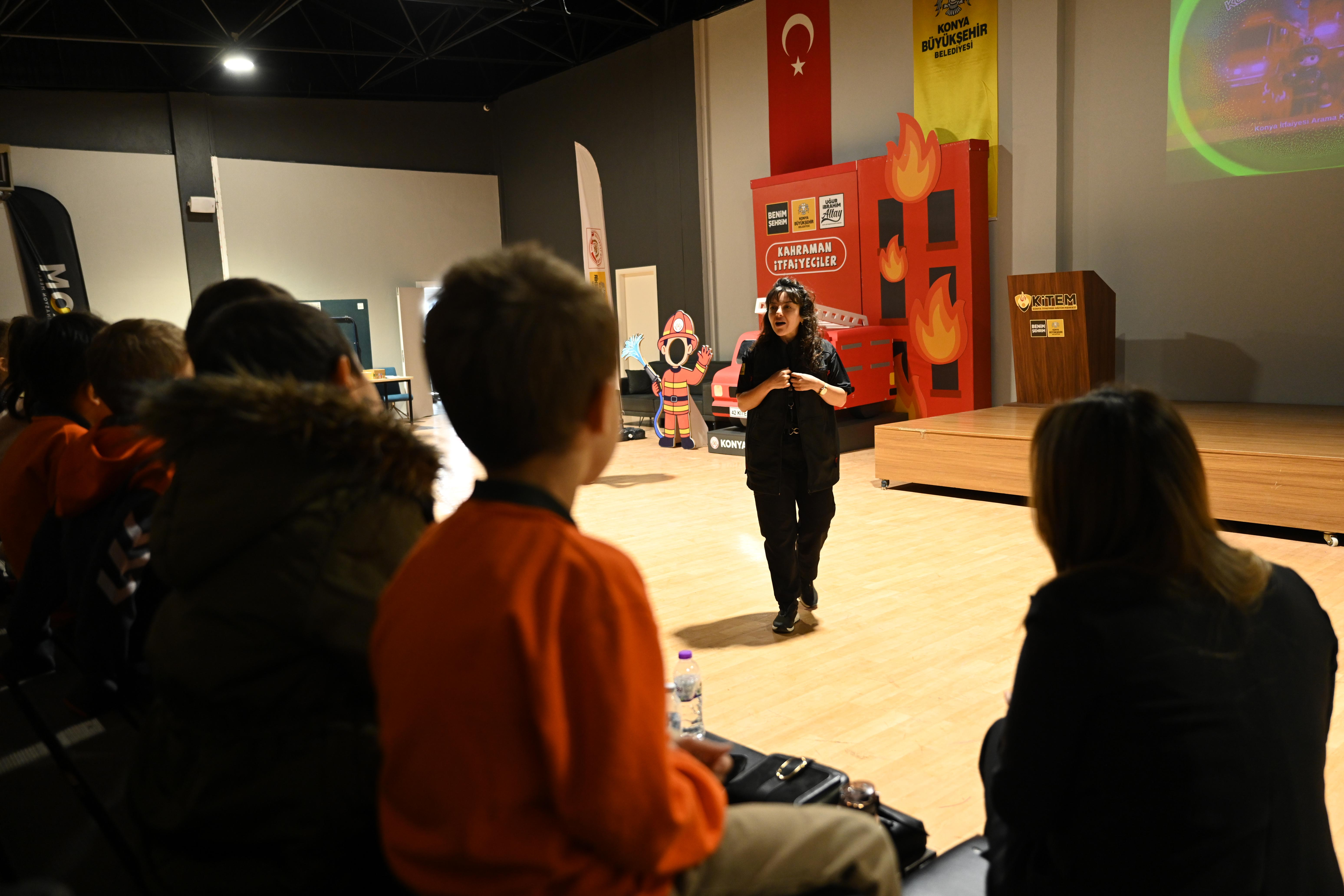KONYA BÜYÜKŞEHİR 31 İLÇEDEKİ TÜM 1. SINIF ÖĞRENCİLERİNE İTFAİYE BİLİNCİ KAZANDIRIYOR