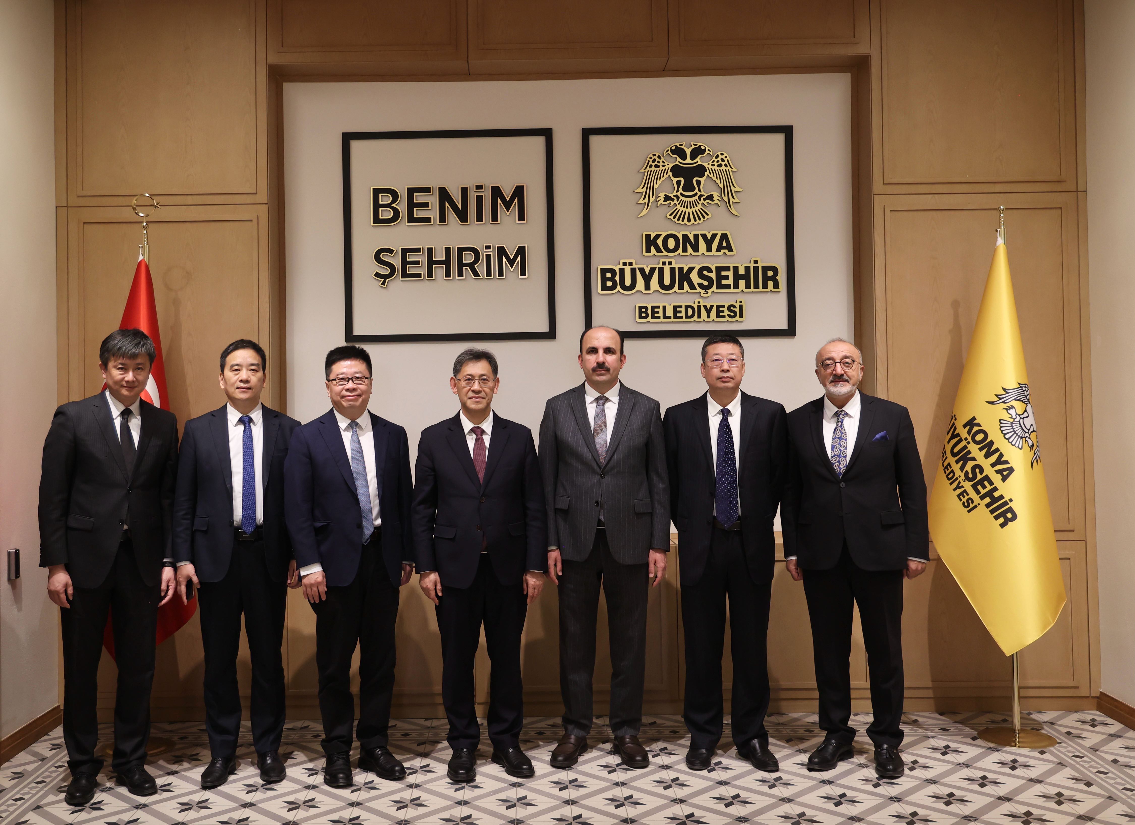 KARDEŞ ŞEHİR ŞİYAN BELEDİYE BAŞKANI NİUPİNG BAŞKAN ALTAY’I ZİYARET ETTİ