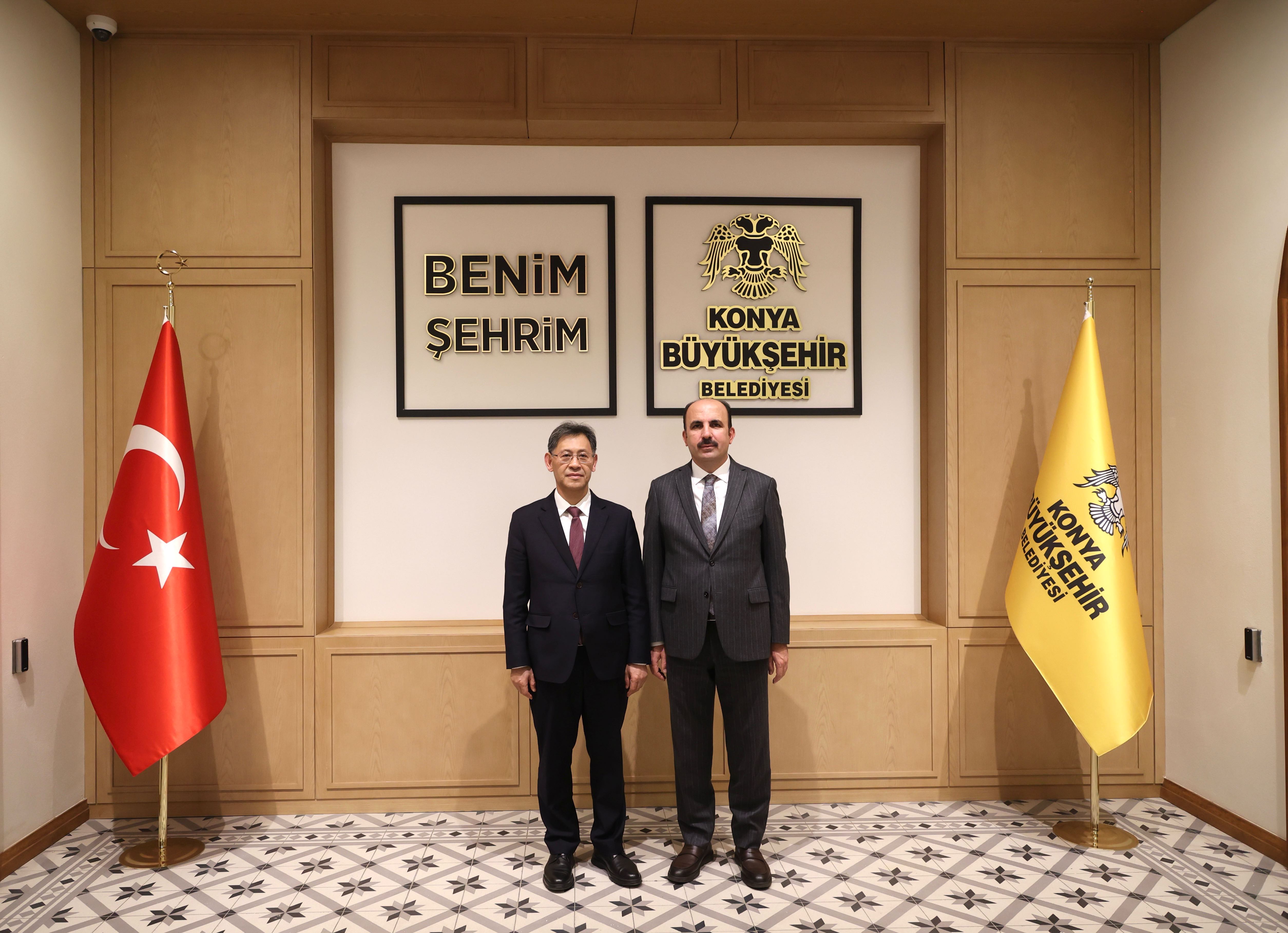 KARDEŞ ŞEHİR ŞİYAN BELEDİYE BAŞKANI NİUPİNG BAŞKAN ALTAY’I ZİYARET ETTİ