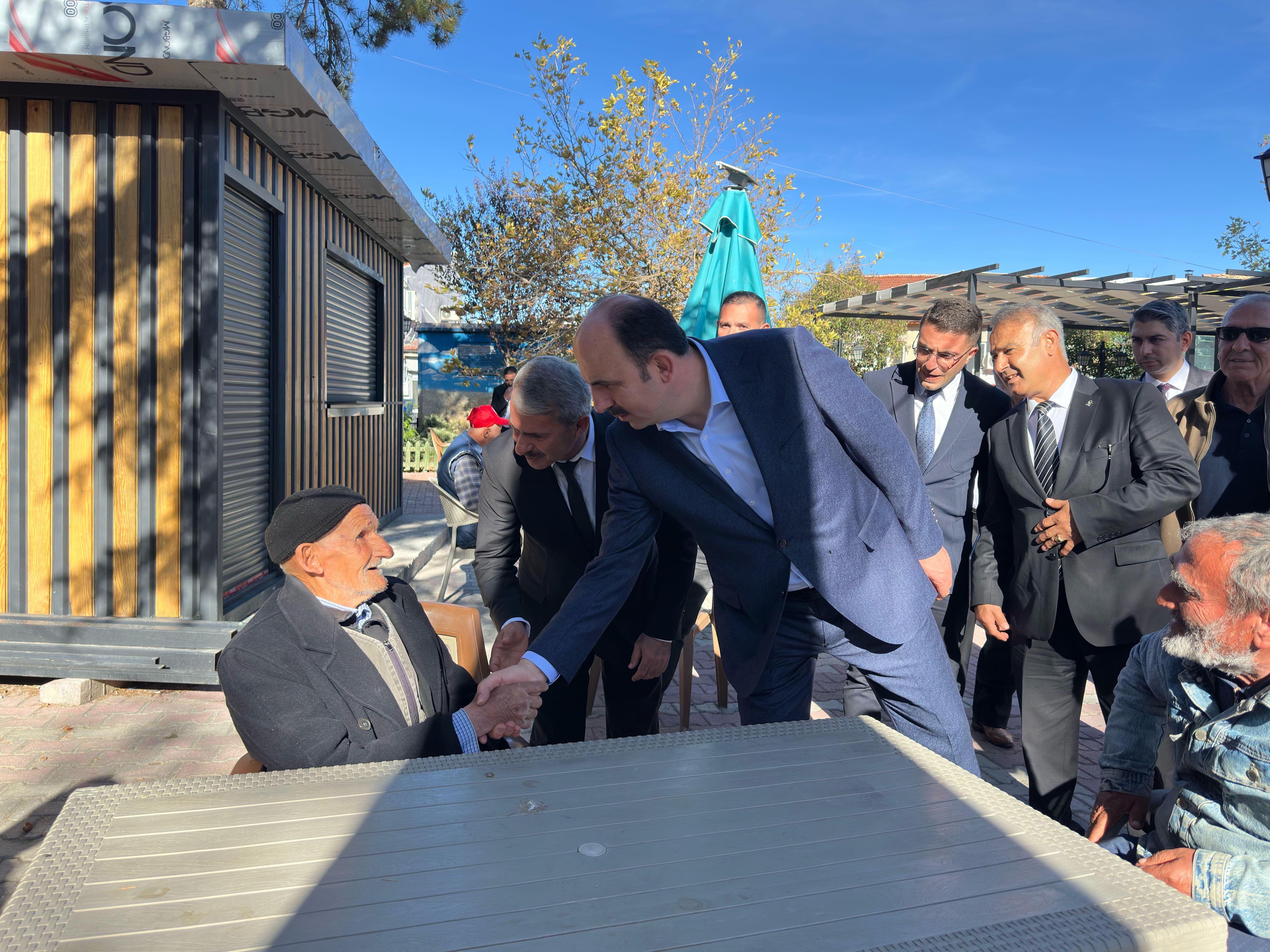 BAŞKAN ALTAY YUNAK’A KAZANDIRILAN PARKIN AÇILIŞINI YAPTI, GENÇLERLE BULUŞTU