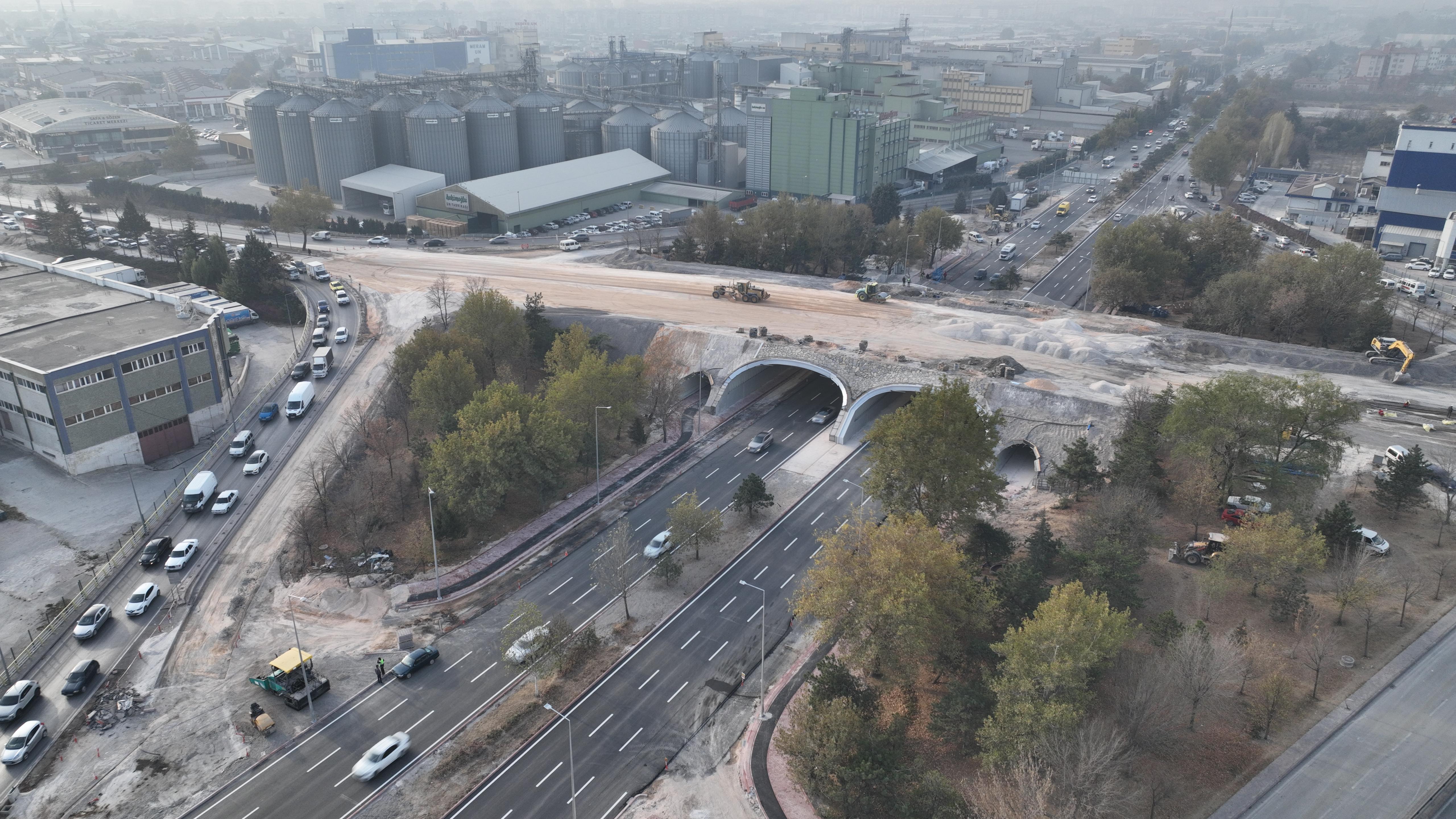 BAŞKAN ALTAY YENİLEME ÇALIŞMASI SÜREN MARANGOZLAR KAVŞAĞI’NIN ALT KISMINI TRAFİĞE AÇTIKLARINI AÇIKLADI