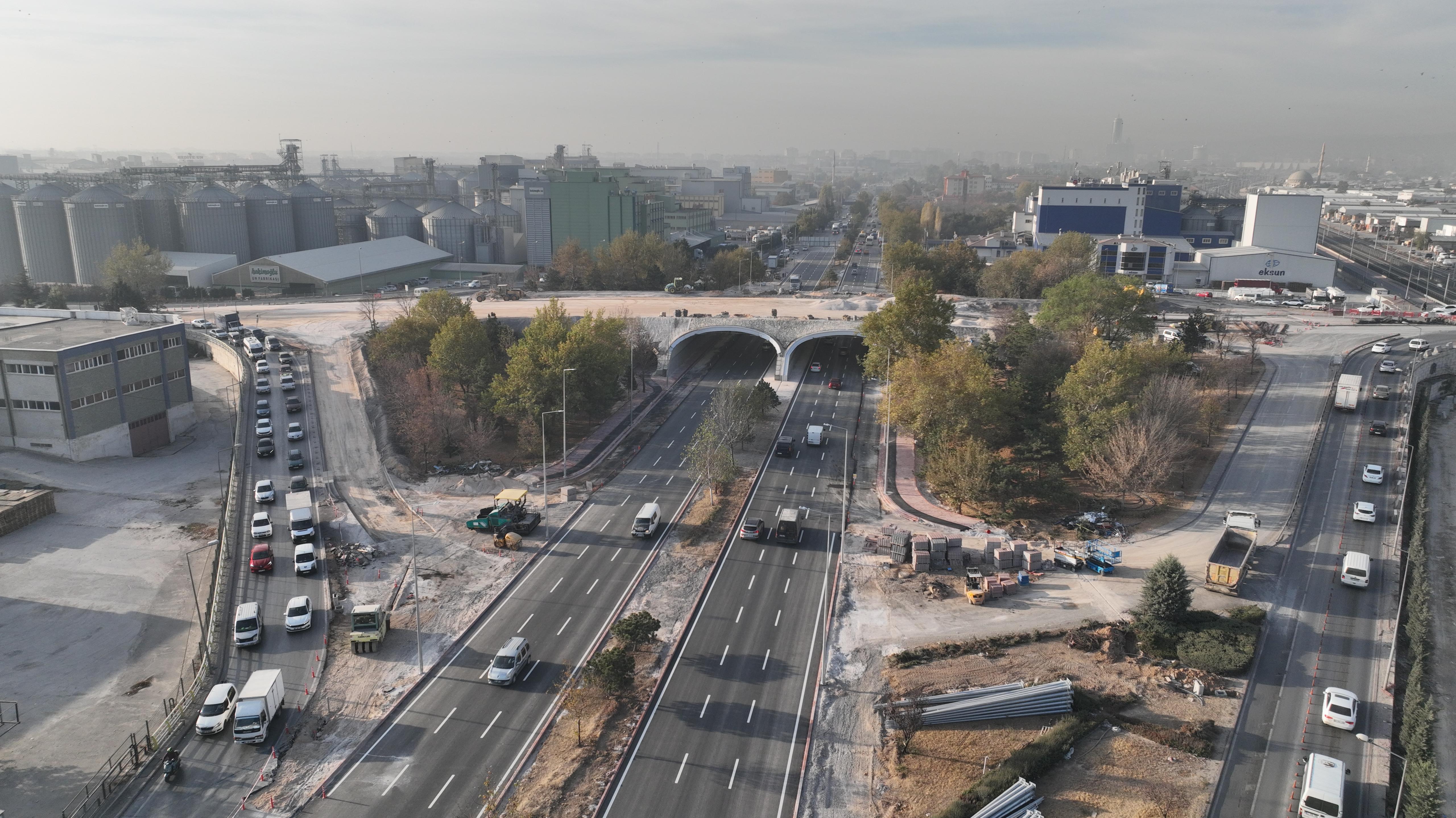 BAŞKAN ALTAY YENİLEME ÇALIŞMASI SÜREN MARANGOZLAR KAVŞAĞI’NIN ALT KISMINI TRAFİĞE AÇTIKLARINI AÇIKLADI