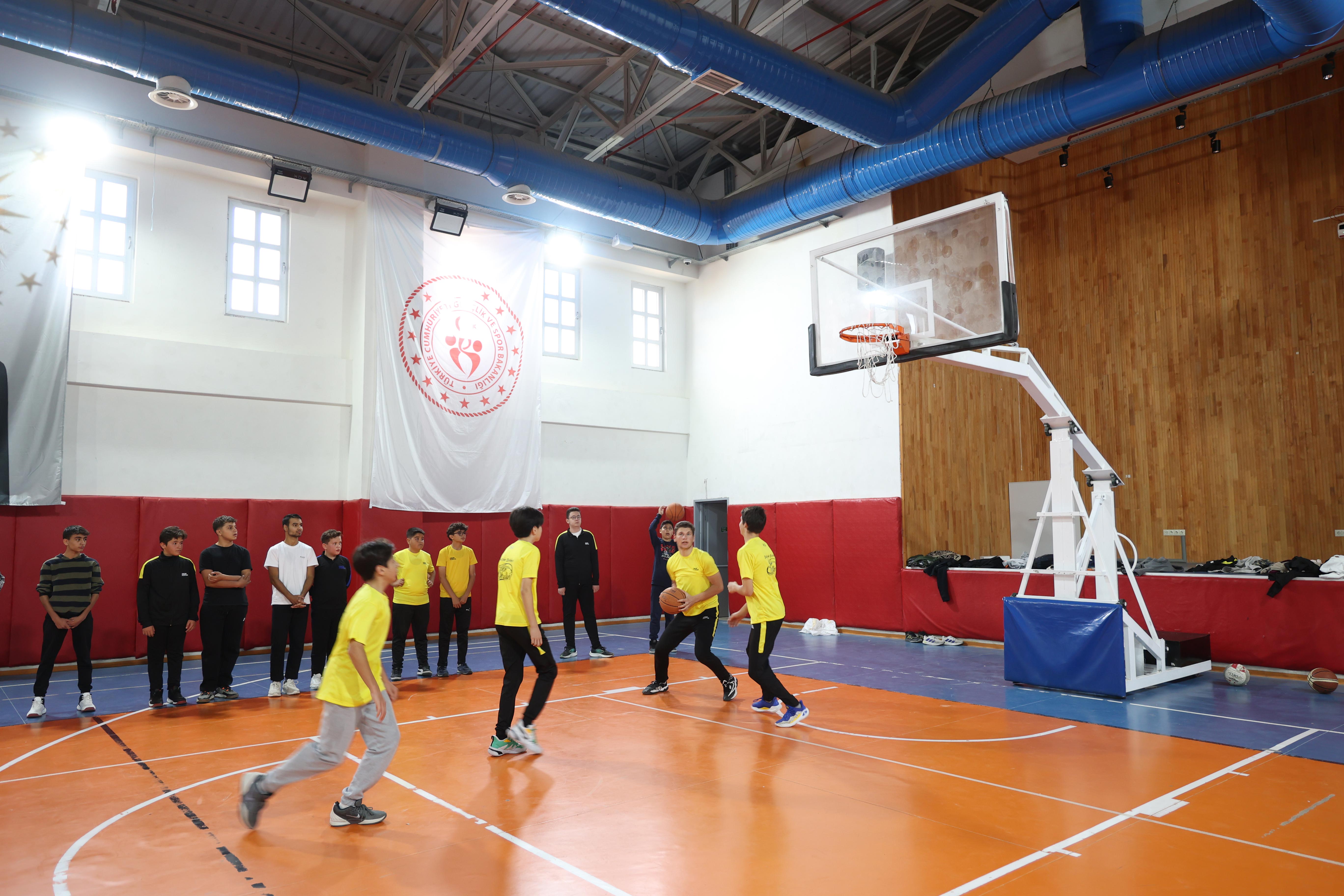 BAŞKAN ALTAY: “28 İLÇEMİZDE KIŞ SPOR OKULUMUZA KATILAN 13 BİN ÖĞRENCİMİZE BAŞARILAR DİLİYORUM”