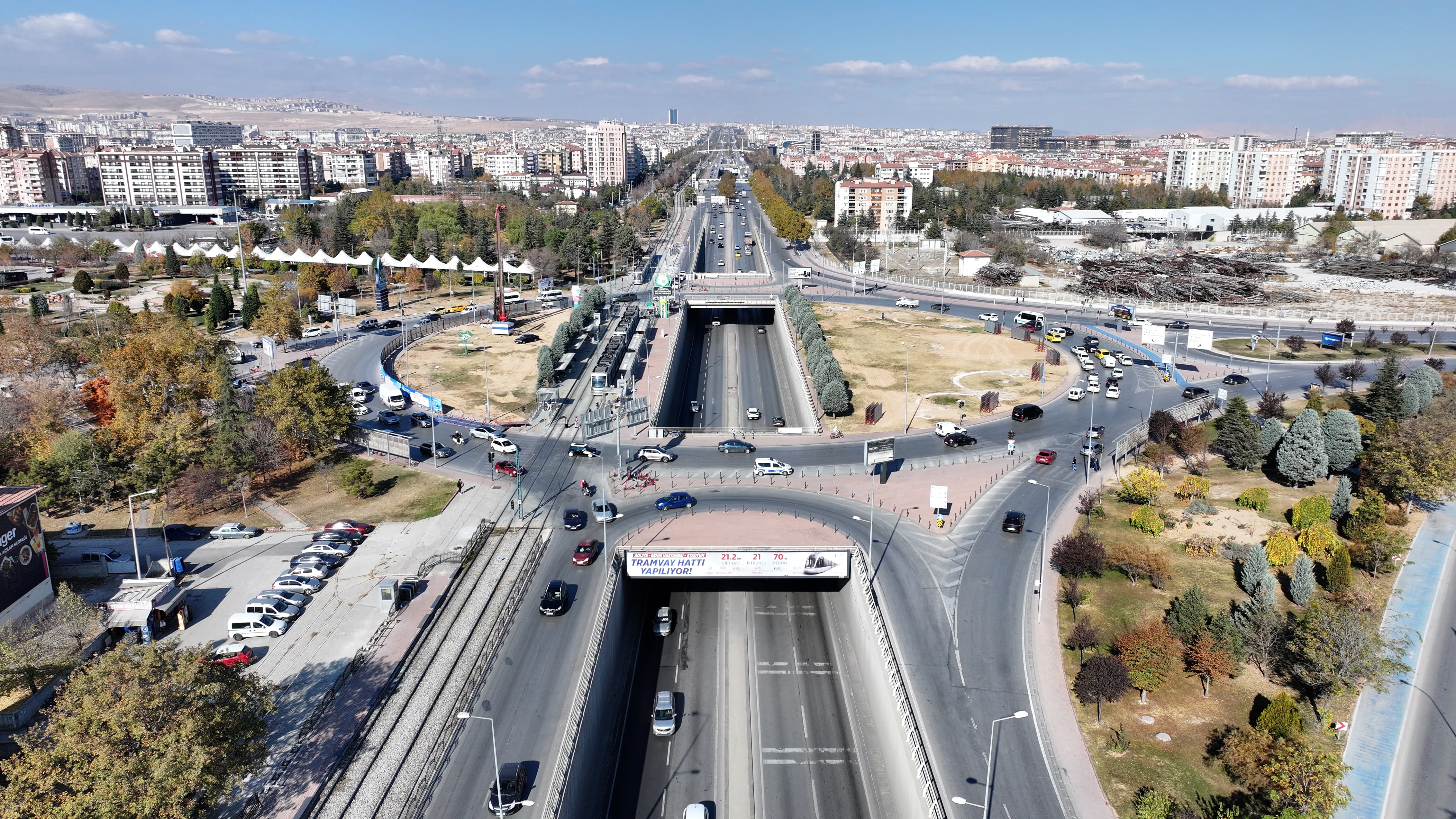 YENİ TRAMVAY HATTI KAPSAMINDA OTOGAR KAVŞAĞI’NDA DÜZENLEME ÇALIŞMASI BAŞLADI