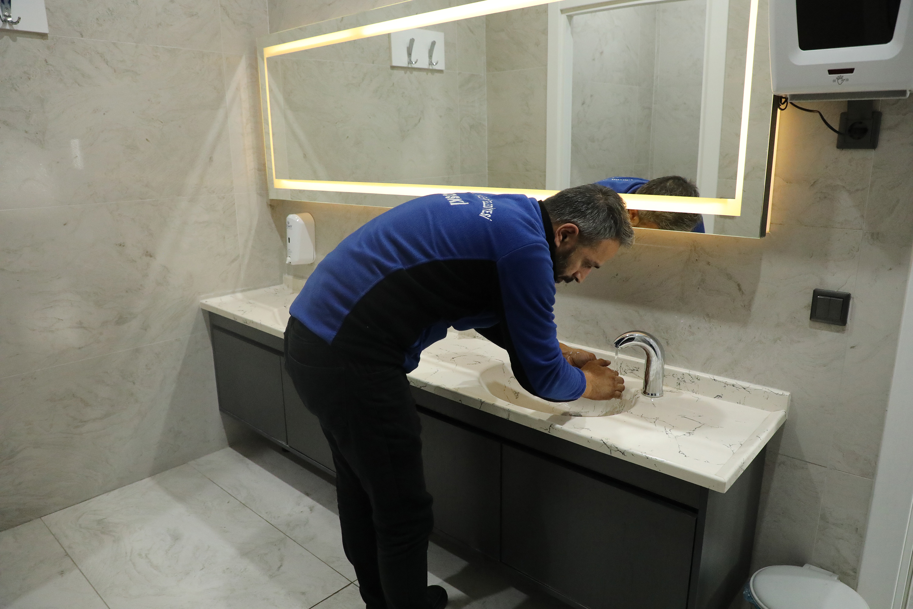 BÜYÜKŞEHİR HİZMET BİNALARINDA TASARRUFLU MUSLUK UYGULAMASI BAŞLADI
