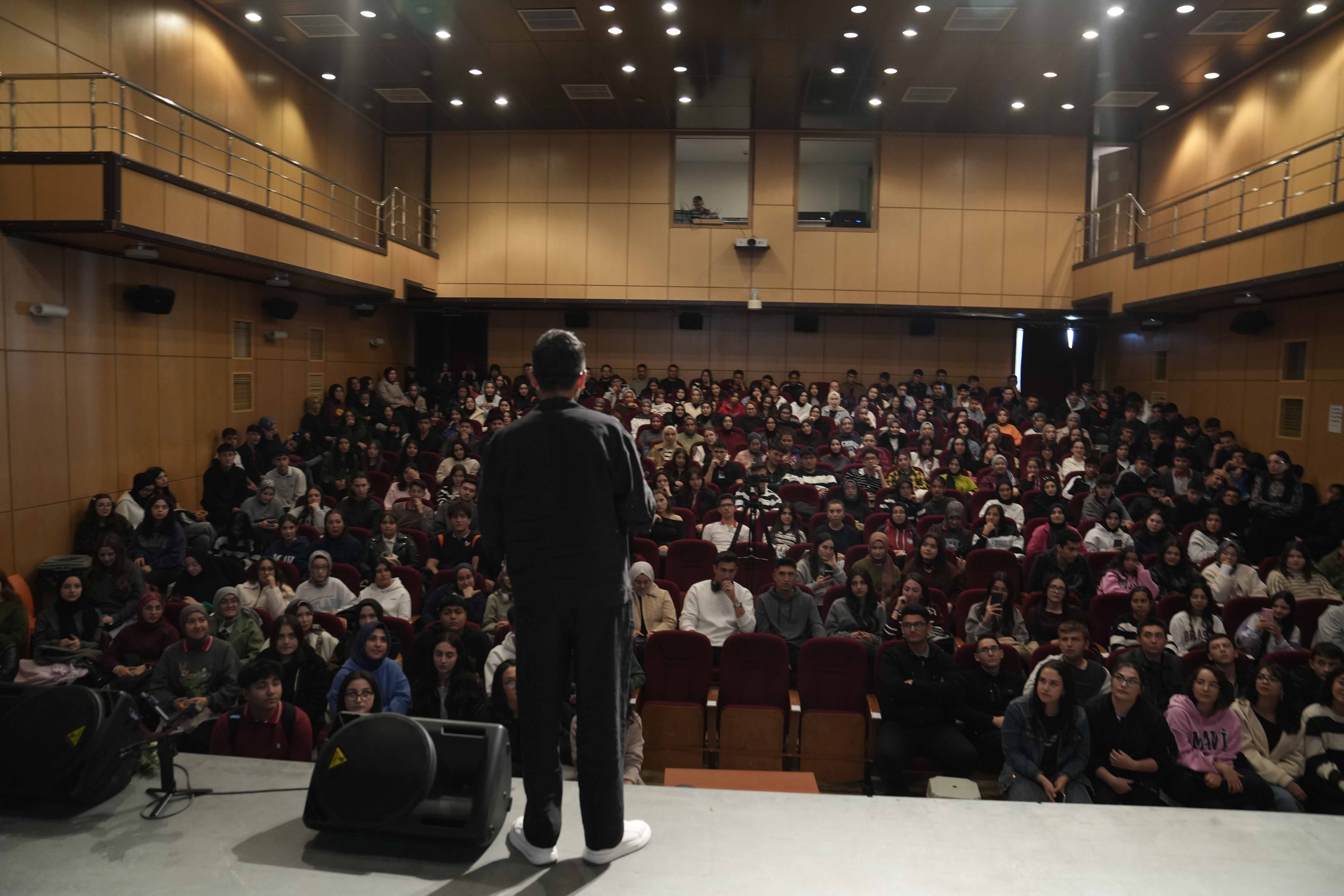 KONYA BÜYÜKŞEHİR'İN ŞEHİR KONFERANSLARI ARALIK AYINDA DA DEVAM EDECEK