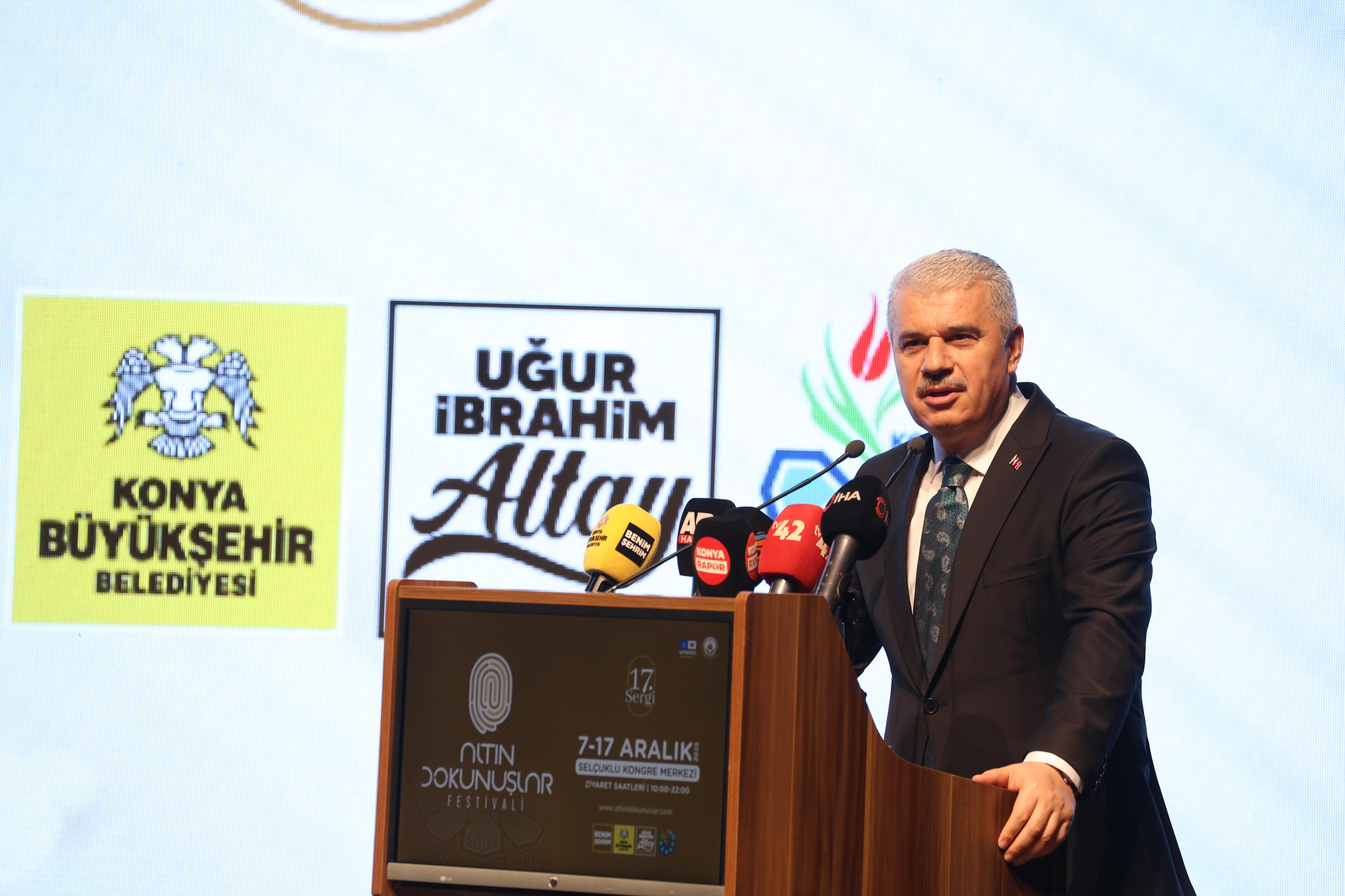 VALİ AKIN İLE BAŞKAN ALTAY 17. ALTIN DOKUNUŞLAR FESTİVALİ’Nİ VE GAZZE KERMESİ’Nİ AÇTI