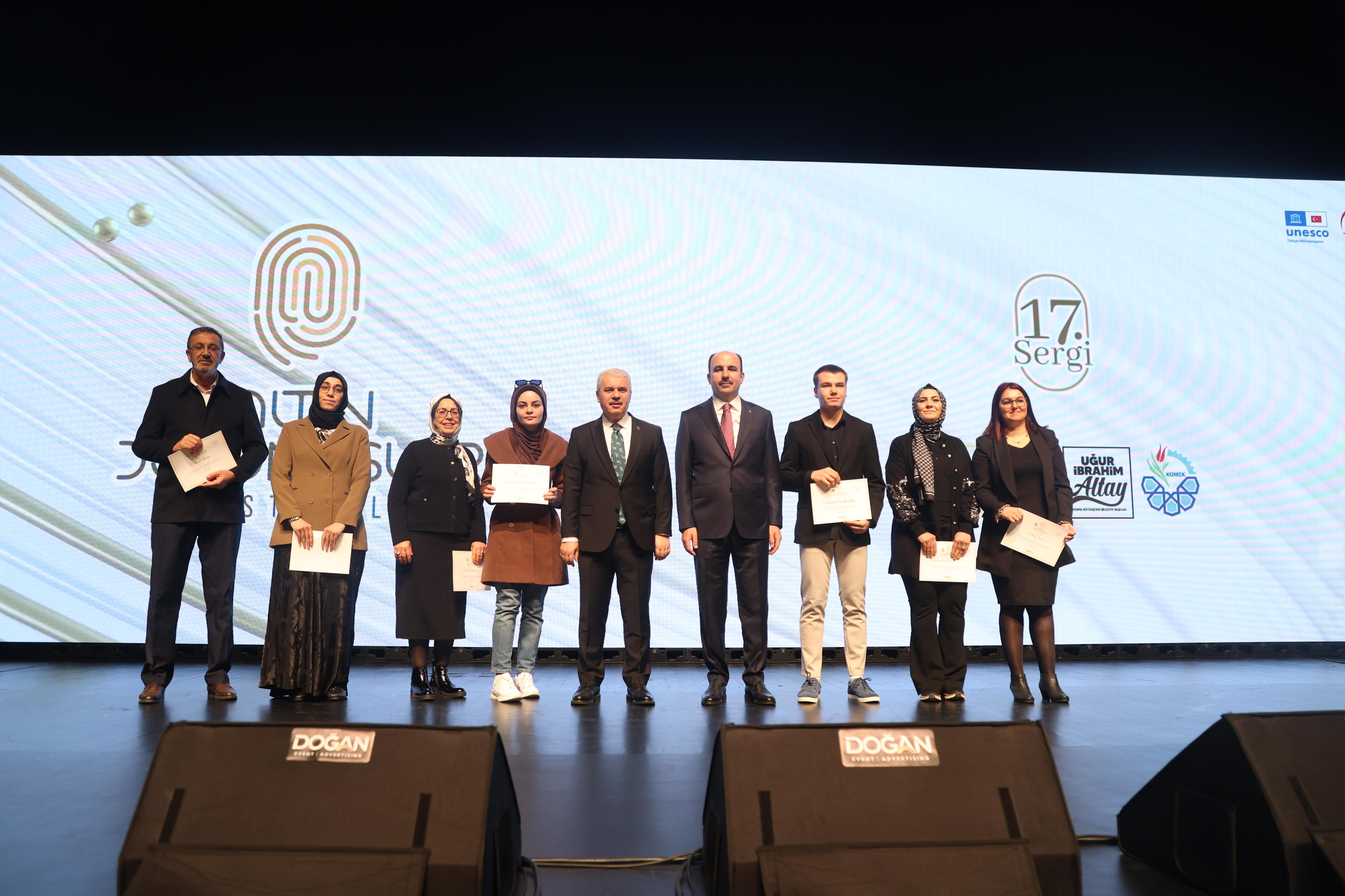 VALİ AKIN İLE BAŞKAN ALTAY 17. ALTIN DOKUNUŞLAR FESTİVALİ’Nİ VE GAZZE KERMESİ’Nİ AÇTI