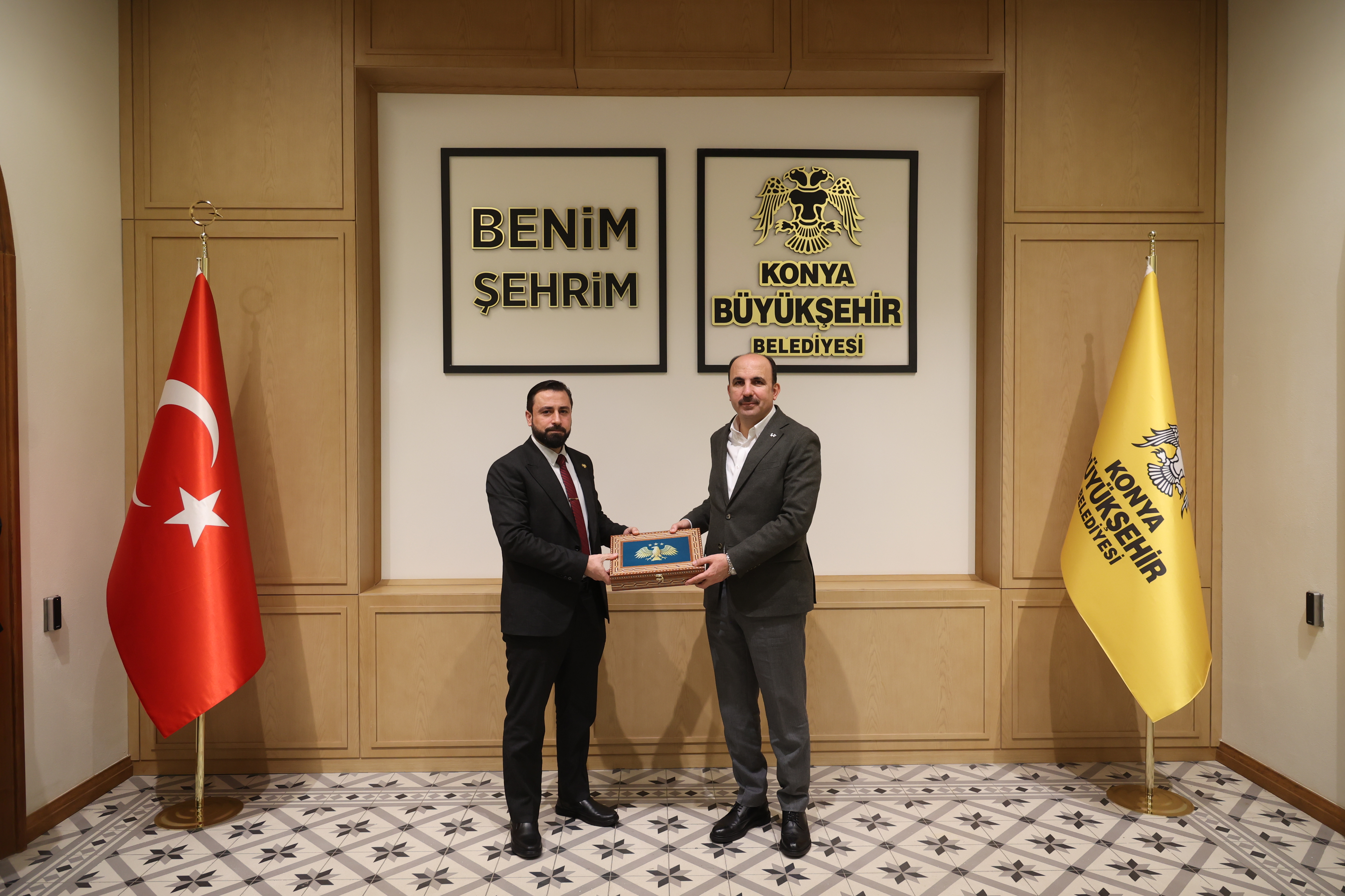 SURİYELİ HEYET BAŞKAN ALTAY’I ZİYARET ETTİ, “KONYA MODELİ BELEDİYECİLİK” HİZMETLERİNİ İNCELEDİ