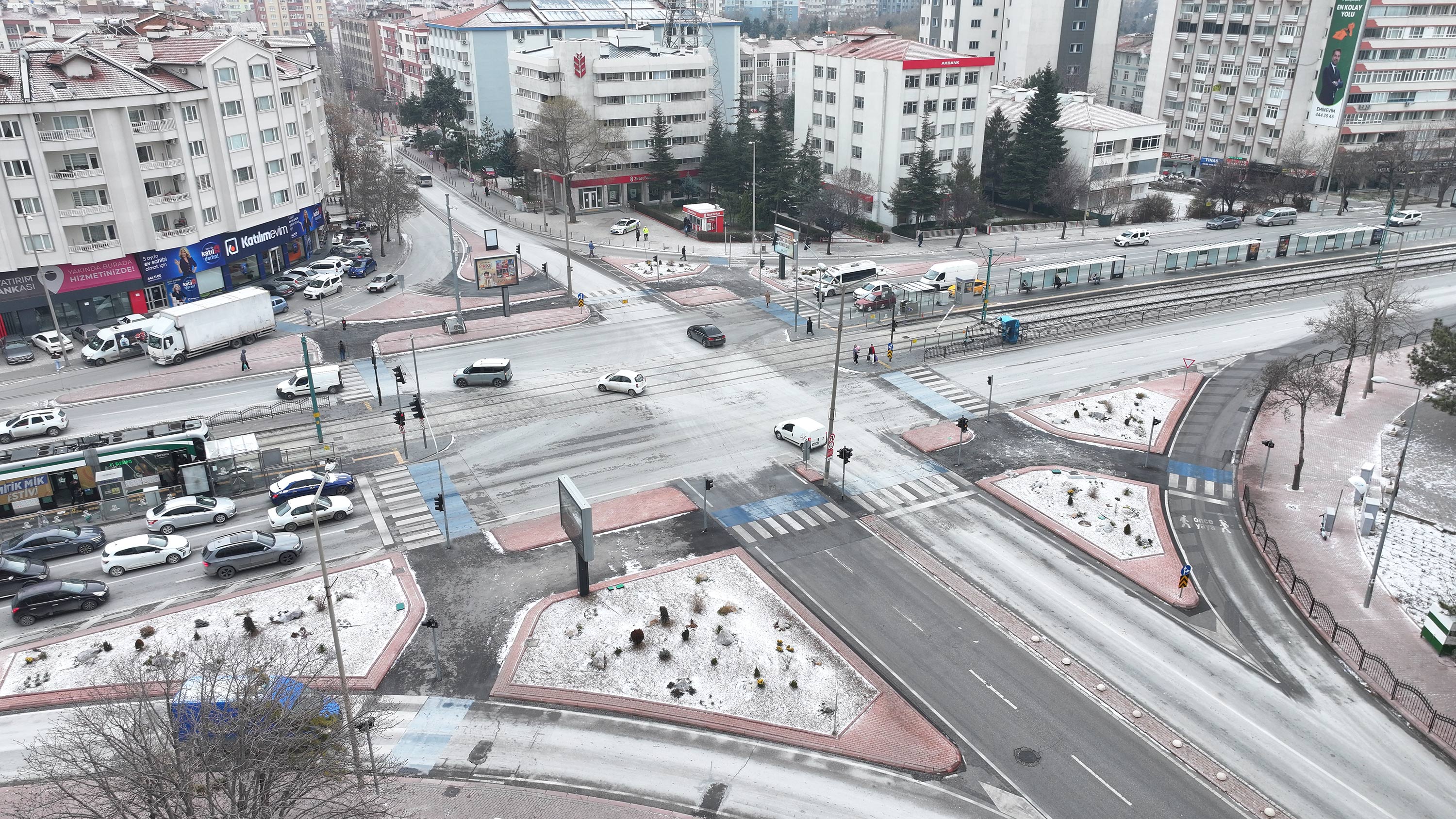 BAŞKAN ALTAY: “ŞEHİR MERKEZİNDE YAPAY ZEKA DESTEKLİ AKILLI KAVŞAKLARI YAYGINLAŞTIRIYORUZ”
