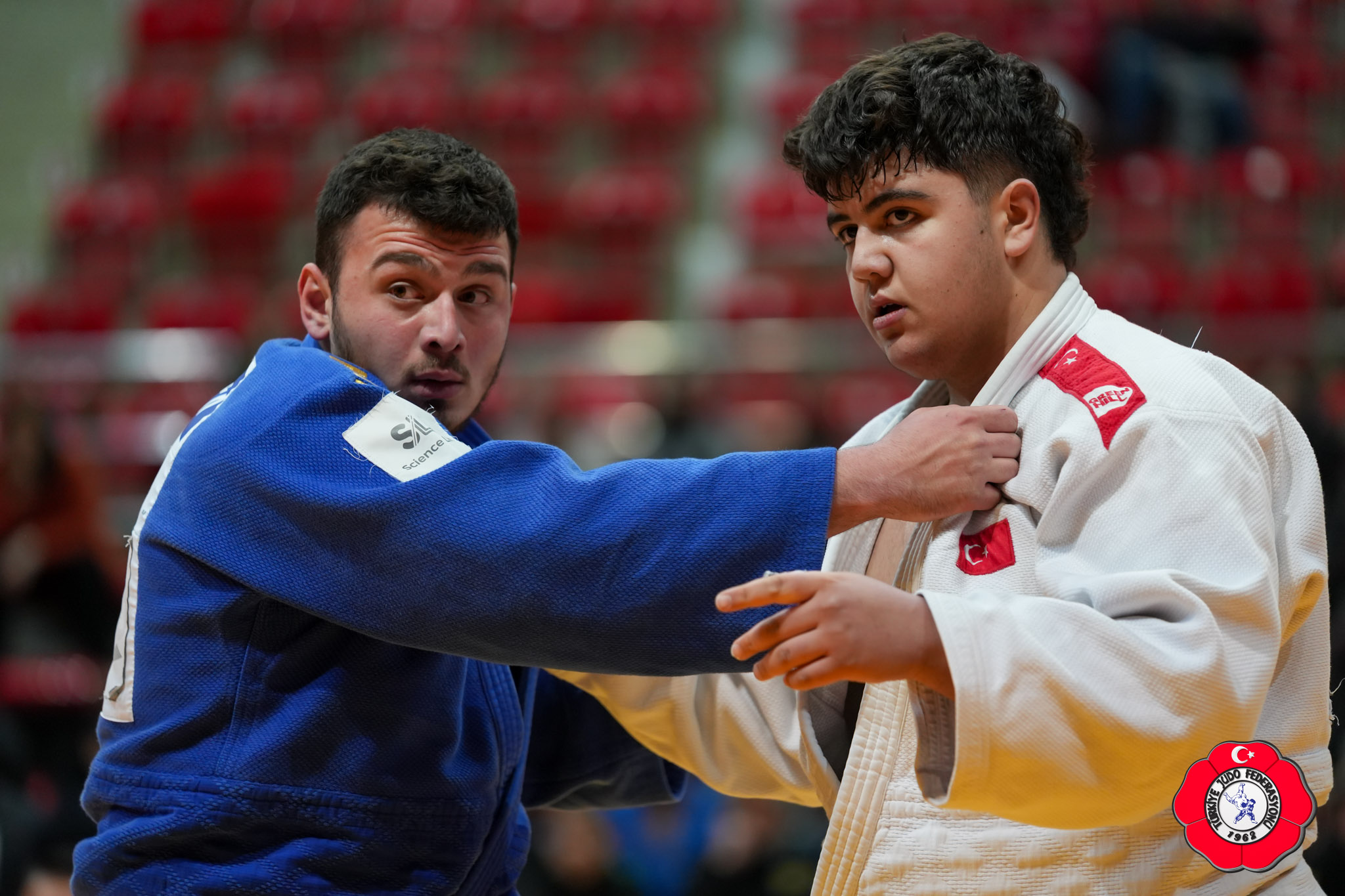 KONYA BÜYÜKŞEHİR ÜMİTLER JUDO TAKIMI TÜRKİYE İKİNCİSİ OLDU