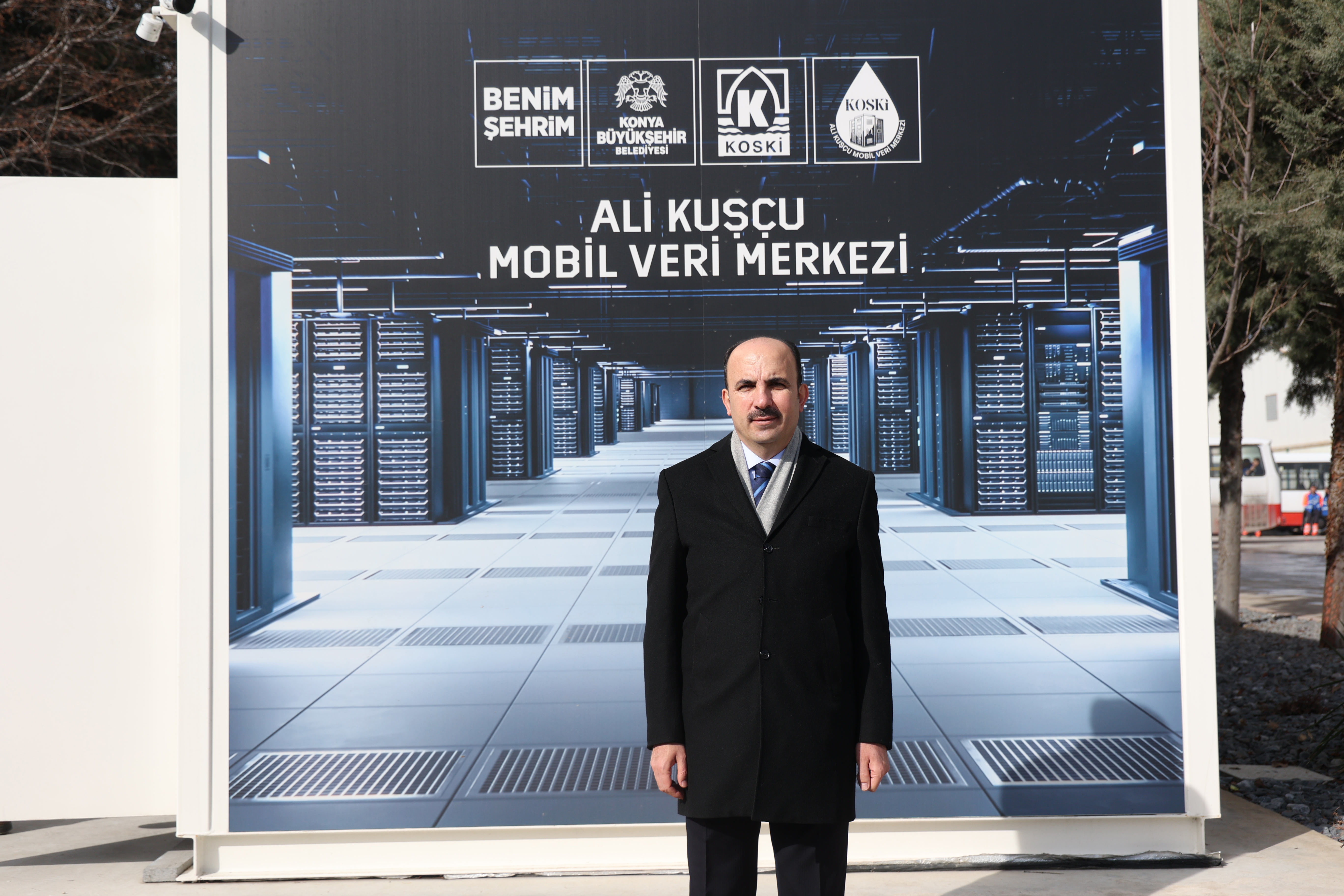 BAŞKAN ALTAY, OLAĞANÜSTÜ DURUMLARDA DİJİTAL GÜVENLİĞİ SAĞLAYACAK KOSKİ MOBİL VERİ MERKEZİNİ İNCELEDİ