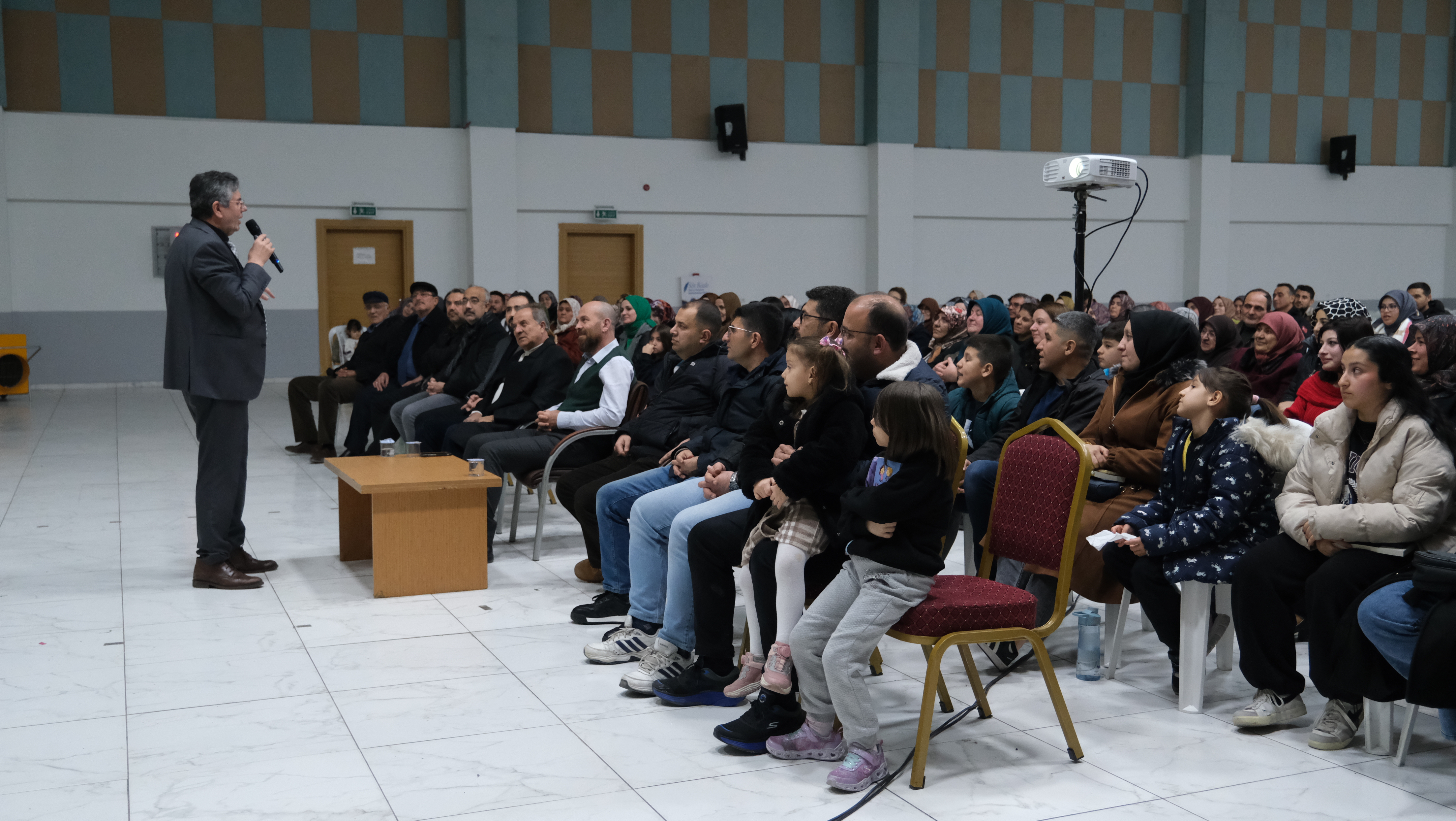 KONYA BÜYÜKŞEHİR’İN “STK PROJE DESTEK PROGRAMI” İLE AİLE VE EĞİTİM İÇERİKLİ PROJELER HAYATA GEÇİRİLİYOR