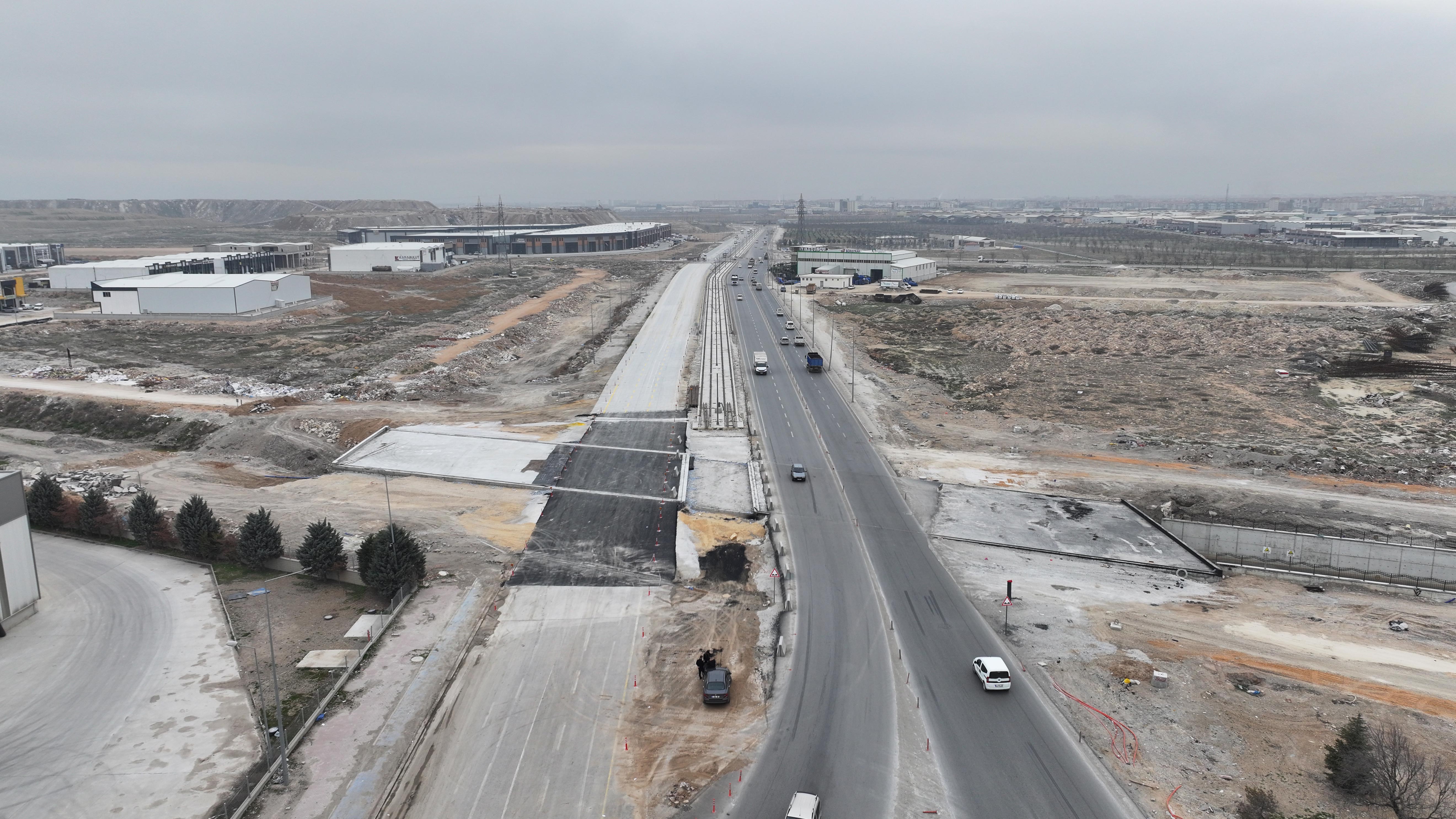BAŞKAN ALTAY: “STADYUM-ŞEHİR HASTANESİ TRAMVAY HATTI GÜZERGAHINDAKİ KEÇİLİ KÖPRÜSÜ’NÜ ARAÇ TRAFİĞİNE AÇTIK”