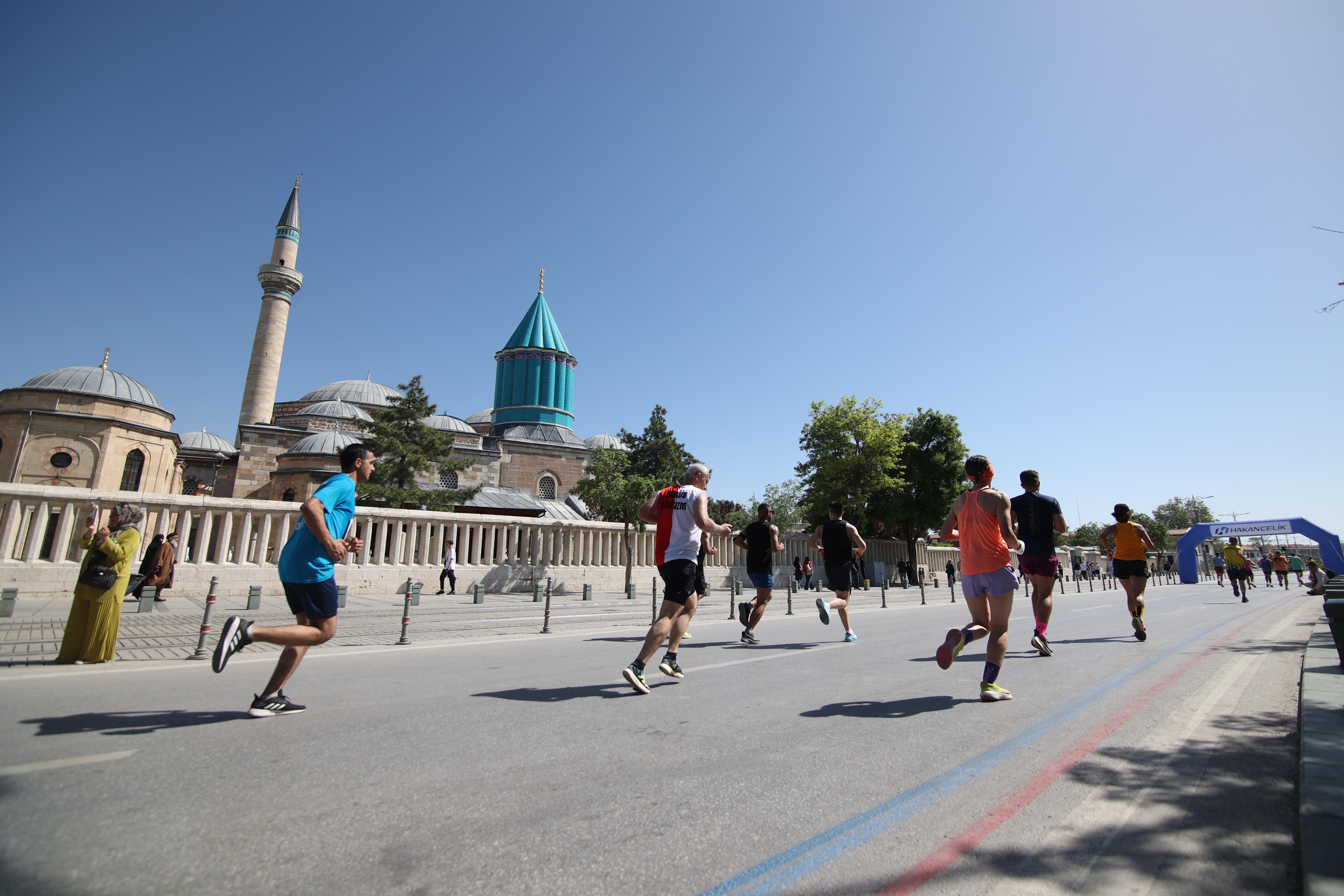 BAŞKAN ALTAY TÜM SPORSEVERLERİ ULUSLARARASI KONYA YARI MARATONU’NA KAYIT YAPTIRMAYA DAVET ETTİ
