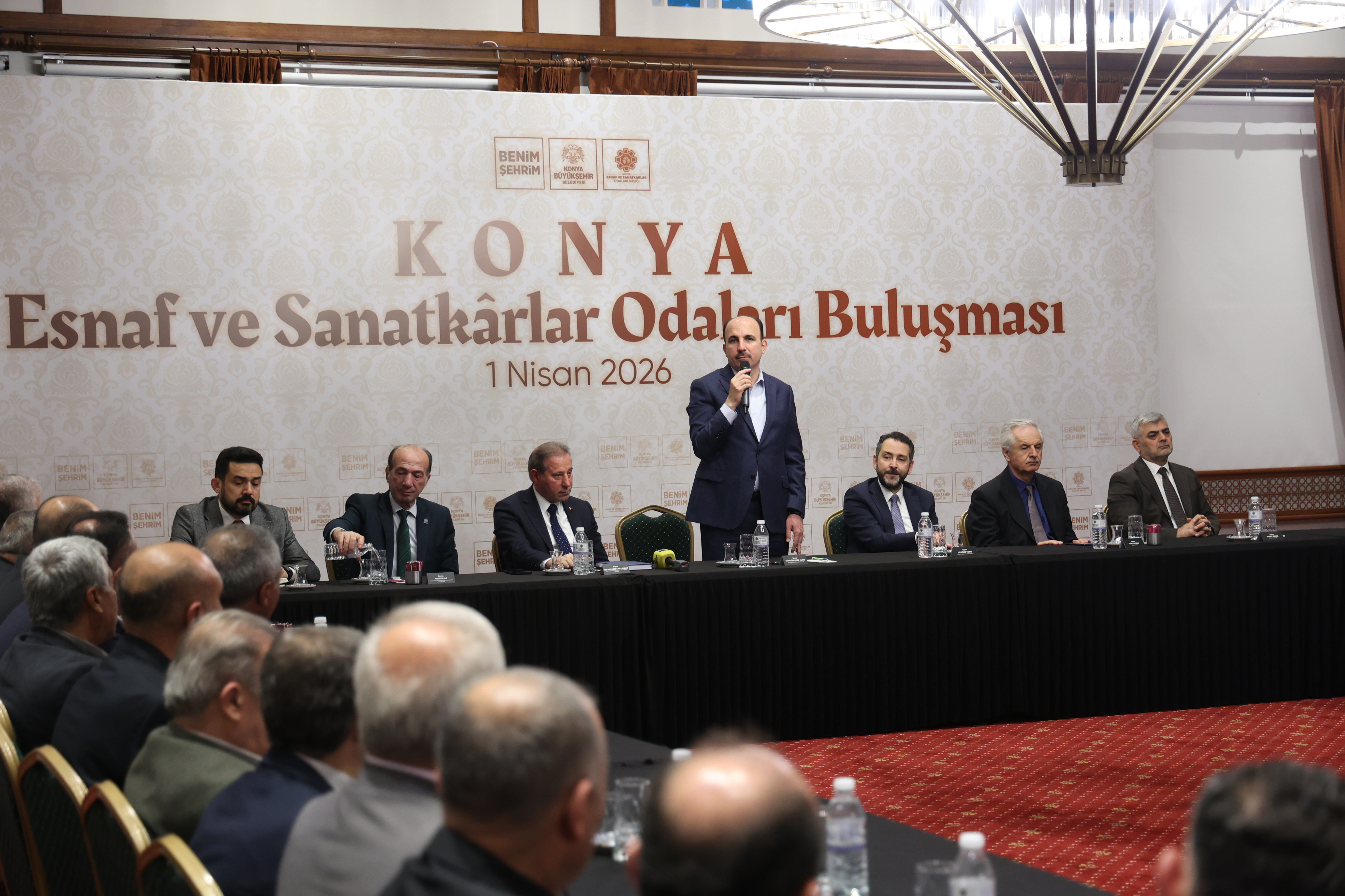 BAŞKAN ALTAY ESNAF ODALARININ BAŞKANLARIYLA İSTİŞARE TOPLANTISINDA BULUŞTU