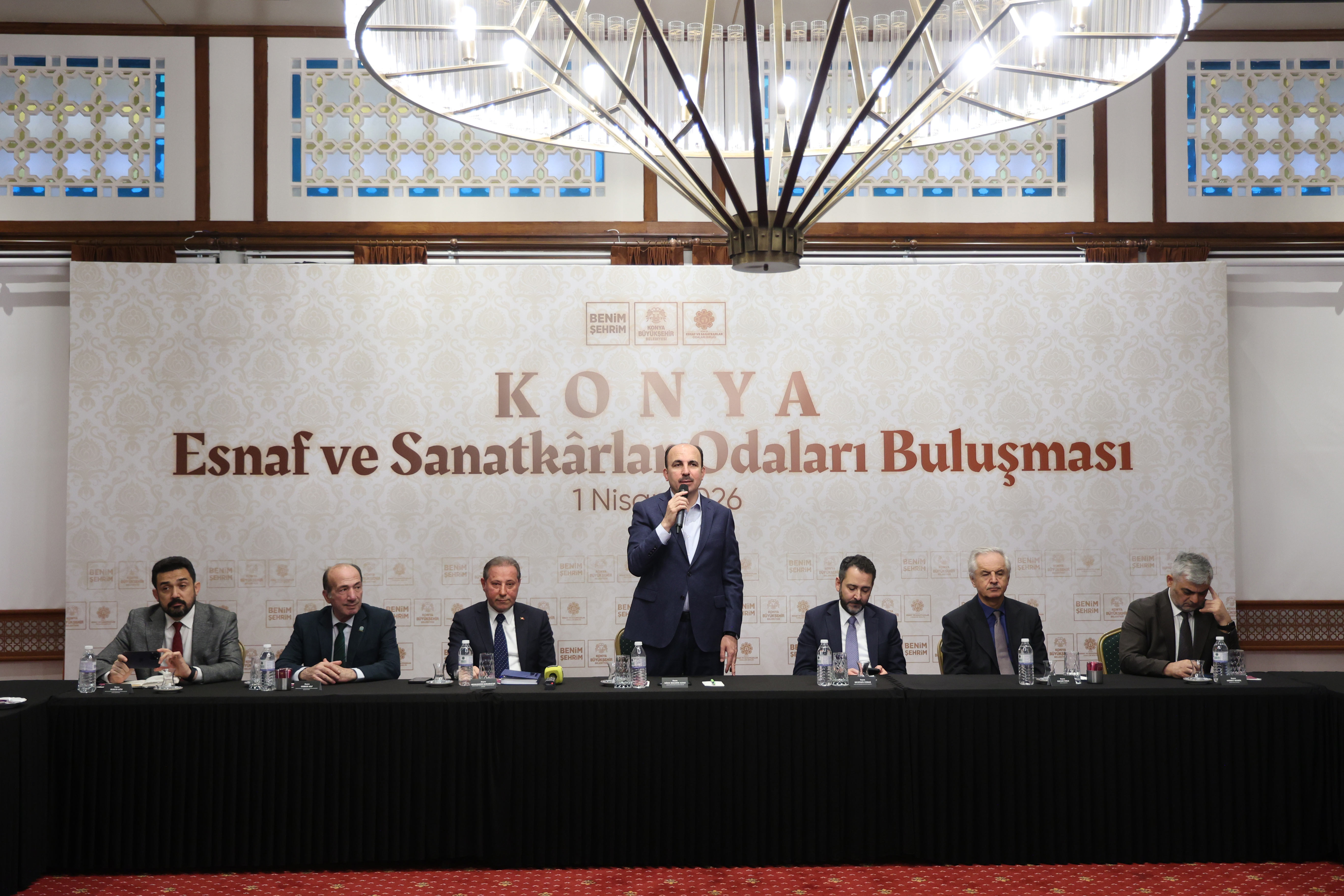 BAŞKAN ALTAY ESNAF ODALARININ BAŞKANLARIYLA İSTİŞARE TOPLANTISINDA BULUŞTU
