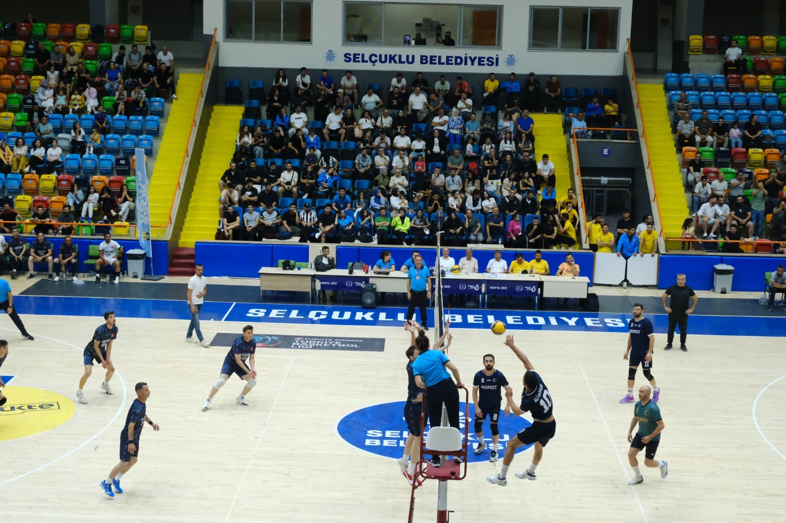 İLÇELERDE VOLEYBOL HEYECANI BAŞLIYOR
