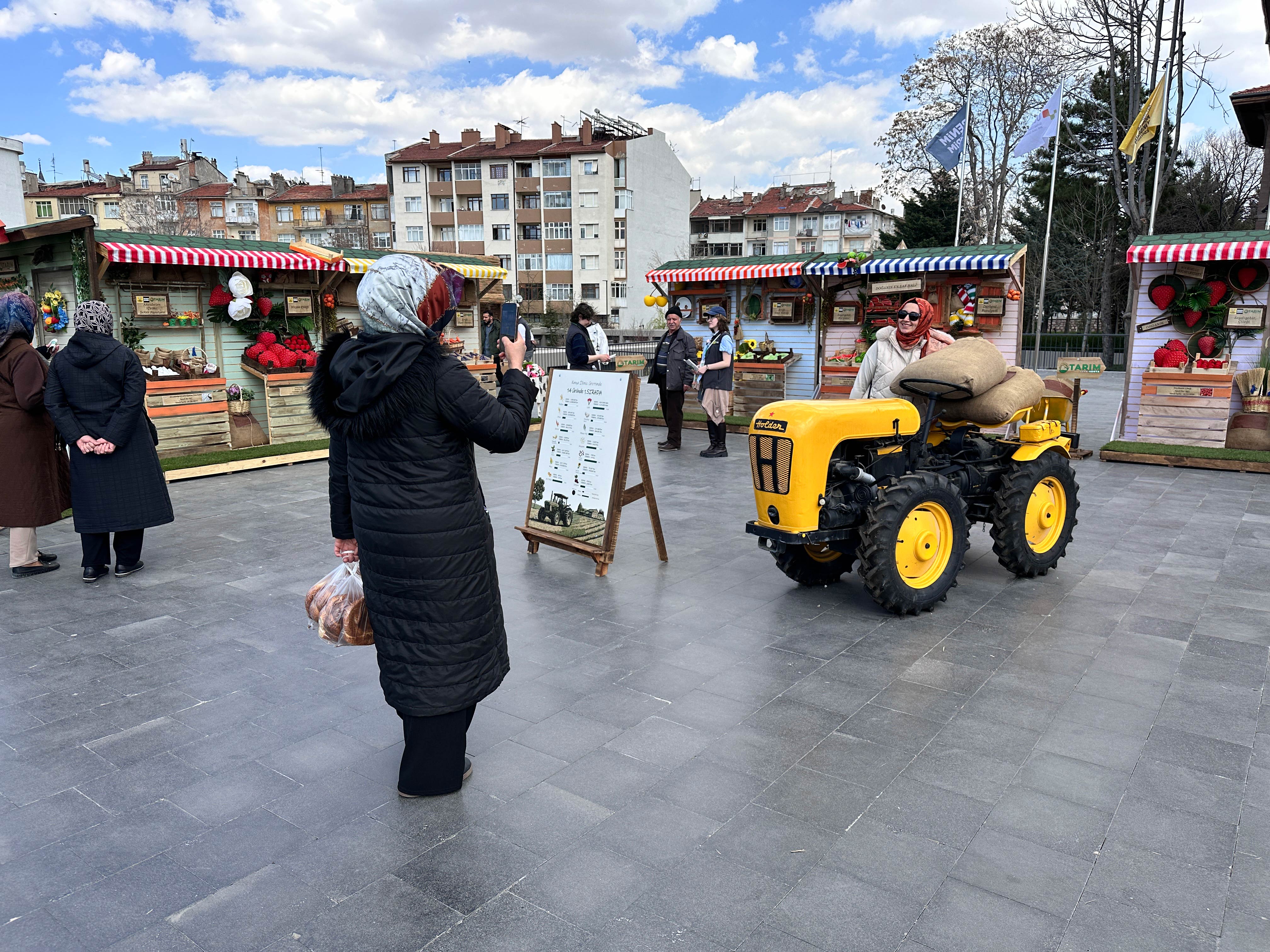 KONYA BÜYÜKŞEHİR’İN TARIM HAFTASINA ÖZEL HAZIRLADIĞI STANTLAR İLGİ GÖRÜYOR