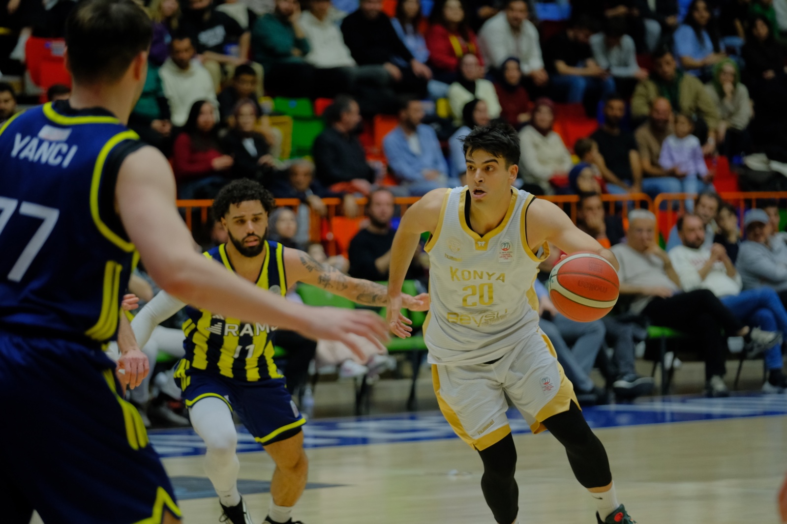 BÜYÜKŞEHİR ADINI YARI FİNALE YAZDIRDI