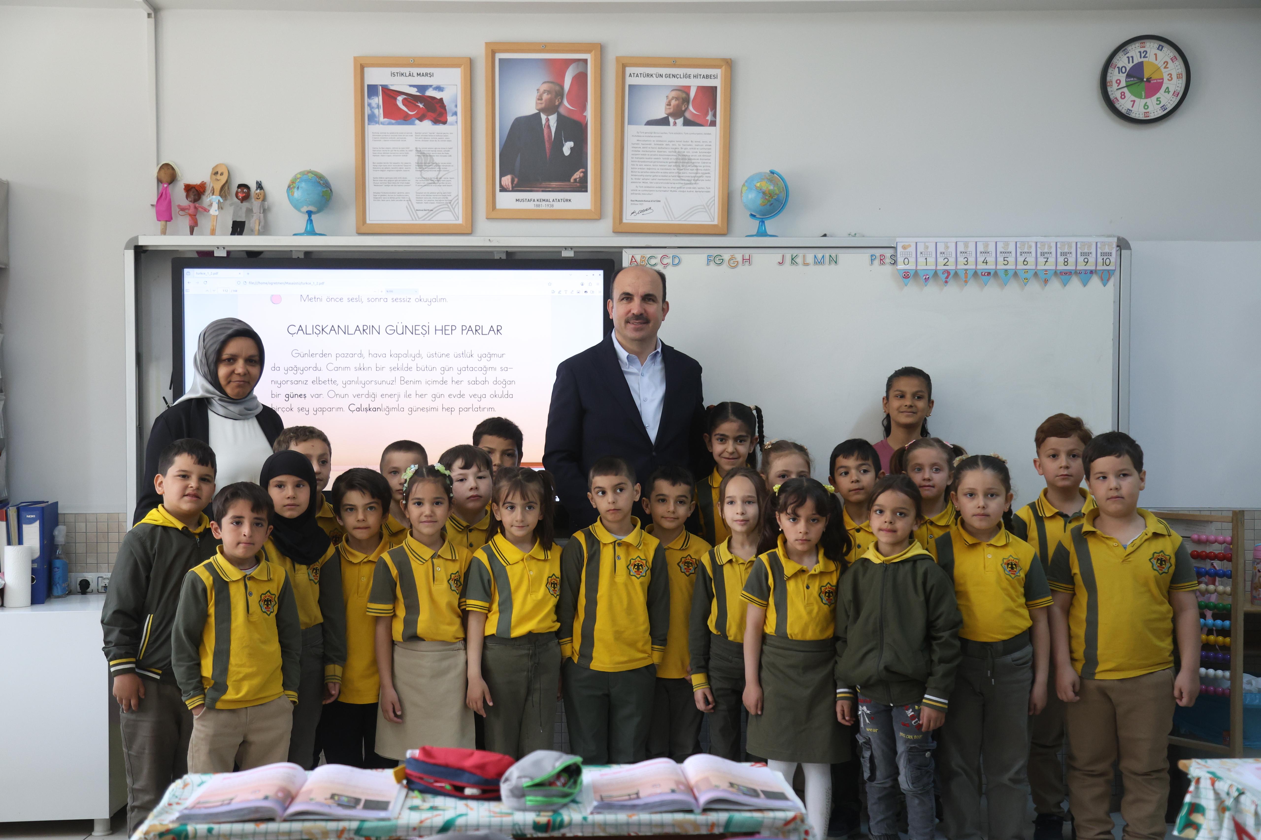 BAŞKAN ALTAY MEZUN OLDUĞU SELÇUK İLKOKULU’NDA ÖĞRENCİLERLE BULUŞTU