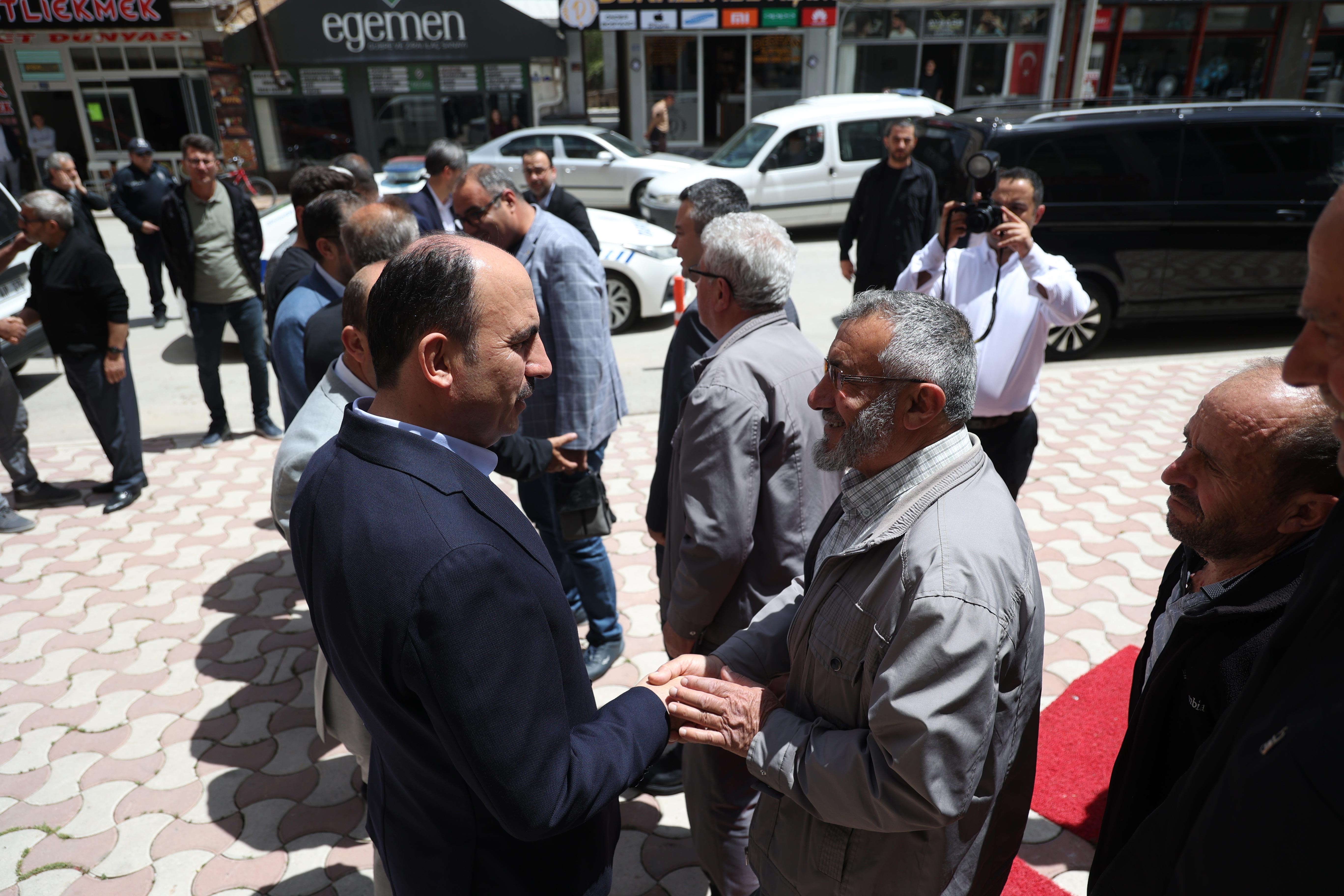 BAŞKAN ALTAY SARAYÖNÜ’NDE VATANDAŞLARLA BULUŞTU