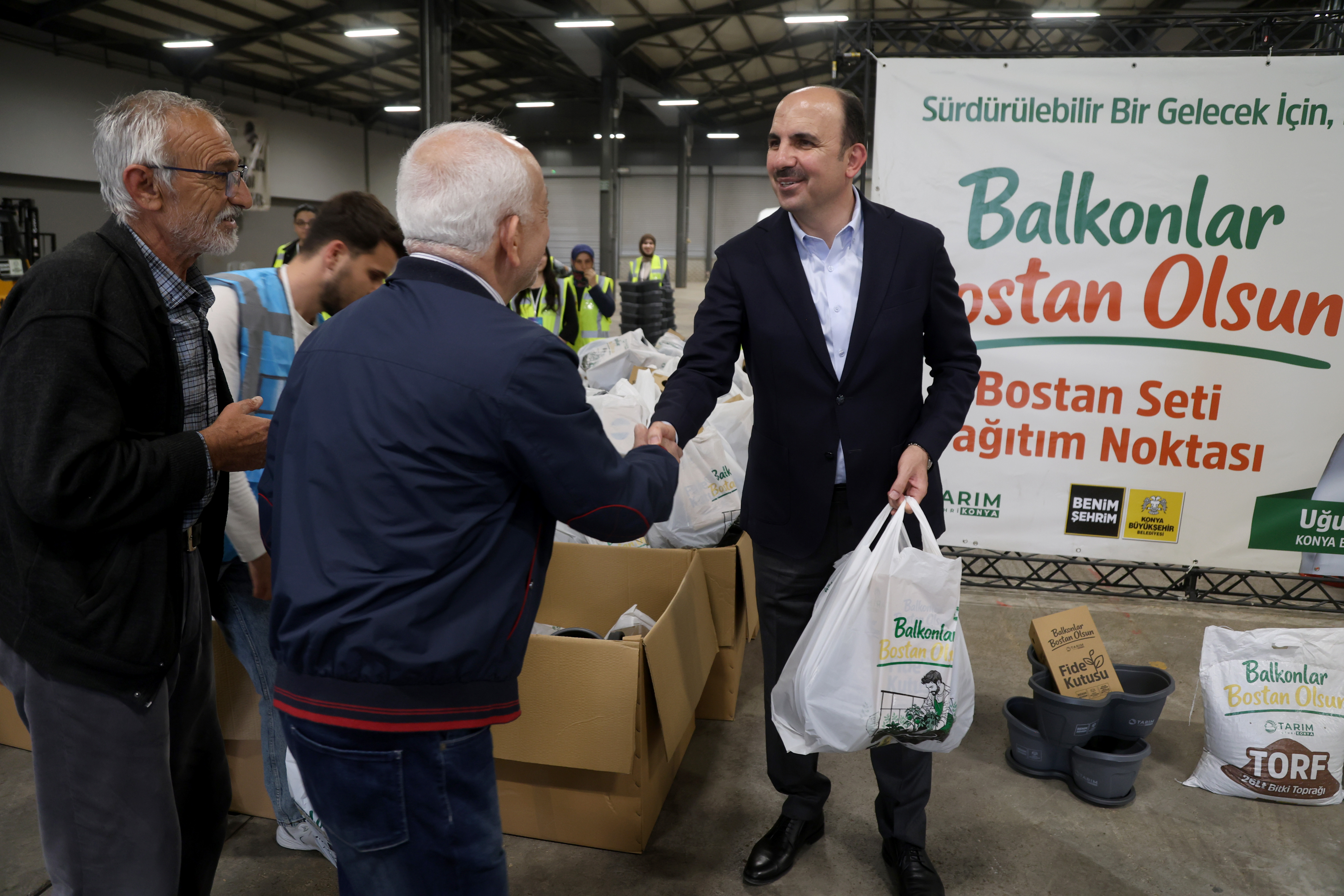 BAŞKAN ALTAY “BALKONLAR BOSTAN OLSUN” PROJESİNE İLGİ GÖSTEREN HERKESE TEŞEKKÜR ETTİ