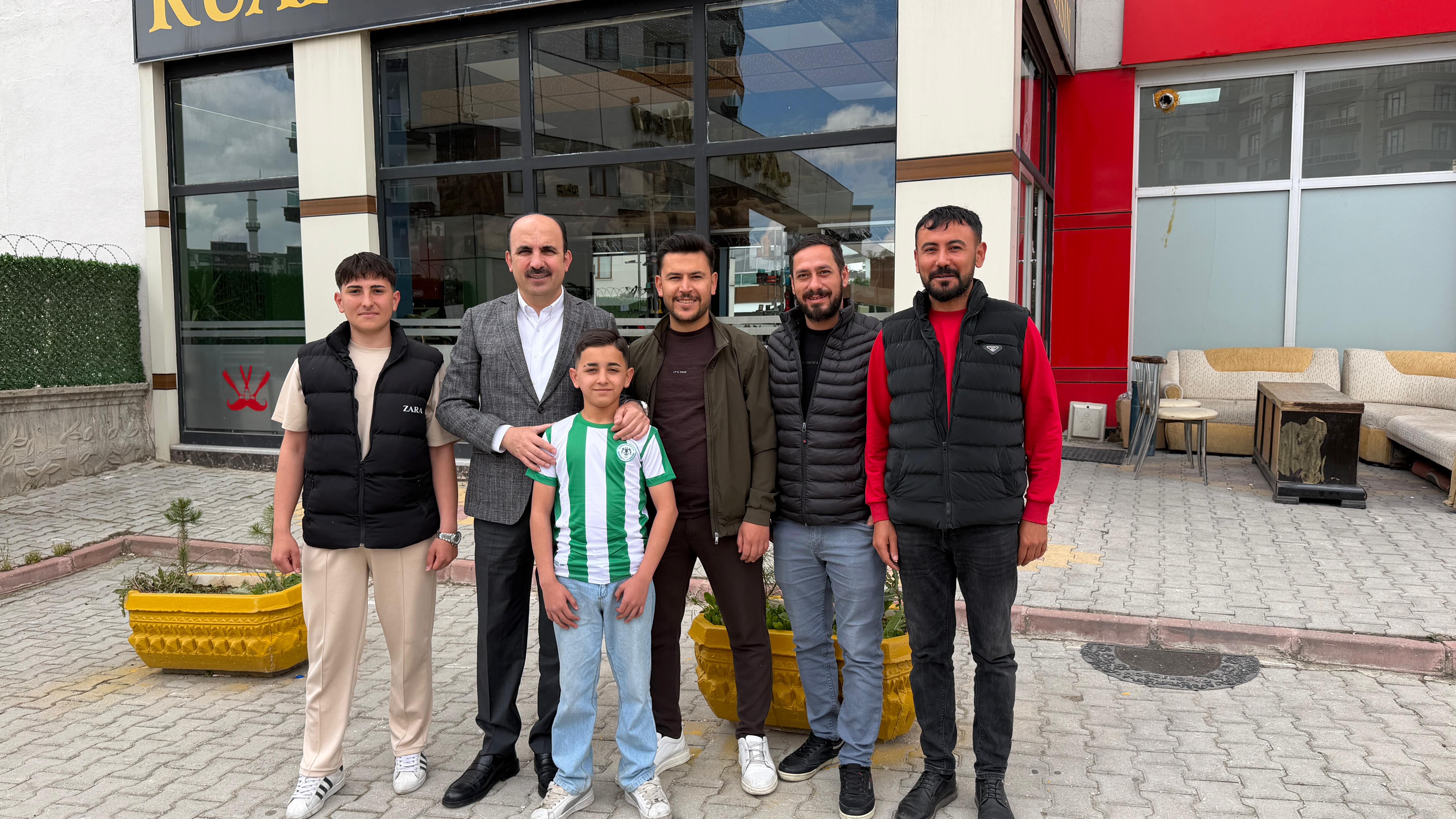 BAŞKAN ALTAY VE BAŞKAN KAVUŞ, ÇEÇENİSTAN VE AHMET ÖZCAN CADDELERİNDE ESNAFLA BULUŞTU