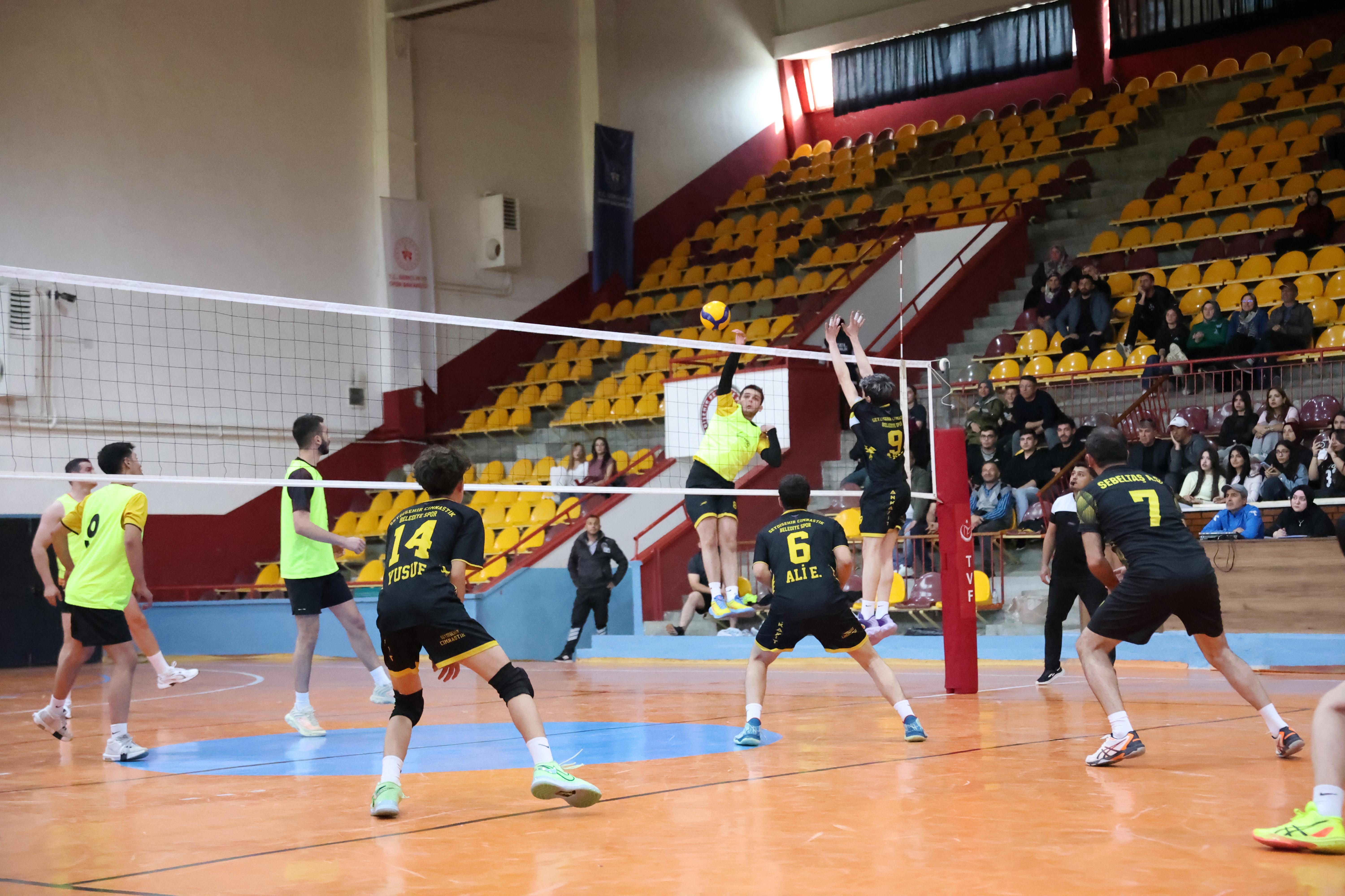 KONYA BÜYÜKŞEHİRİN VOLEYBOL TURNUVASINDA 25 İLÇEDE 2.460 SPORCU HEYECANA ORTAK OLUYOR