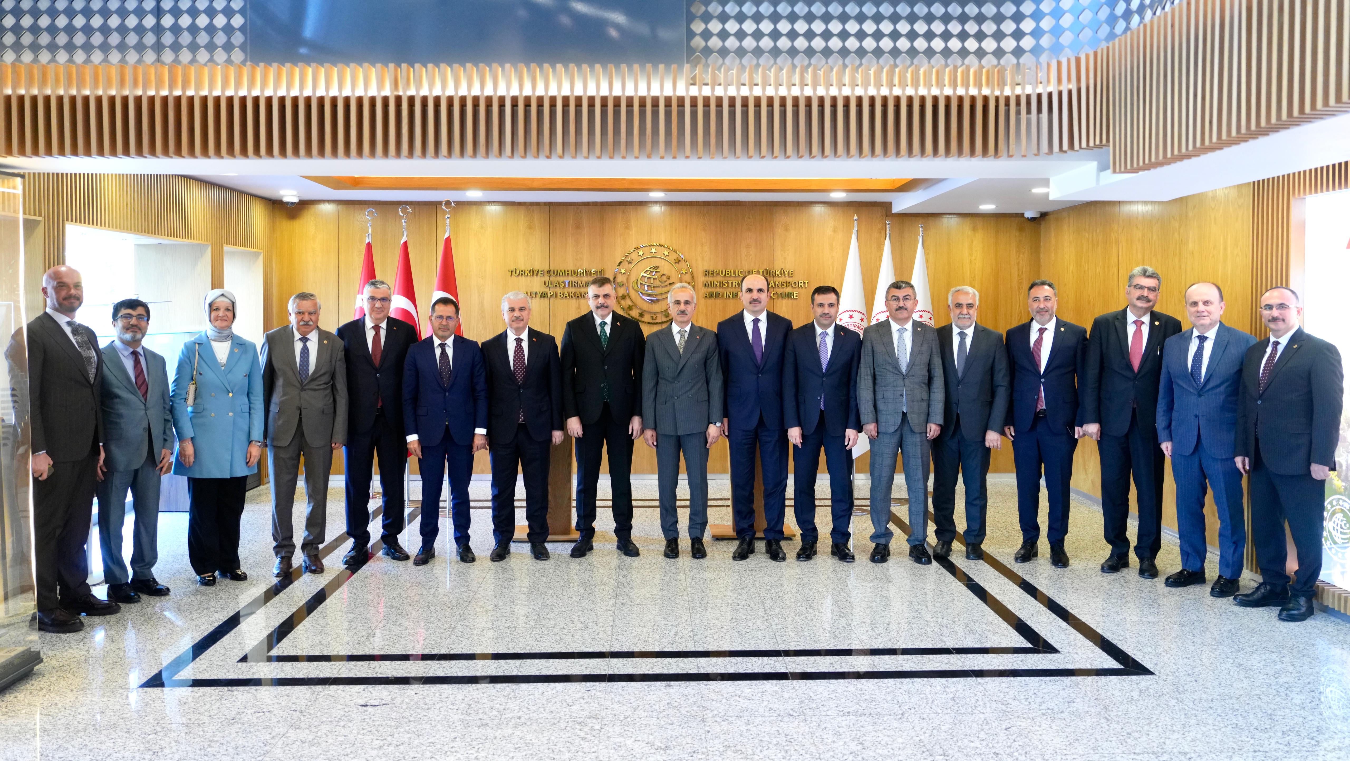 KONYA HEYETİ ANKARA’DA BAKANLARLA YATIRIMLARI VE PROJELERİ DEĞERLENDİRDİ