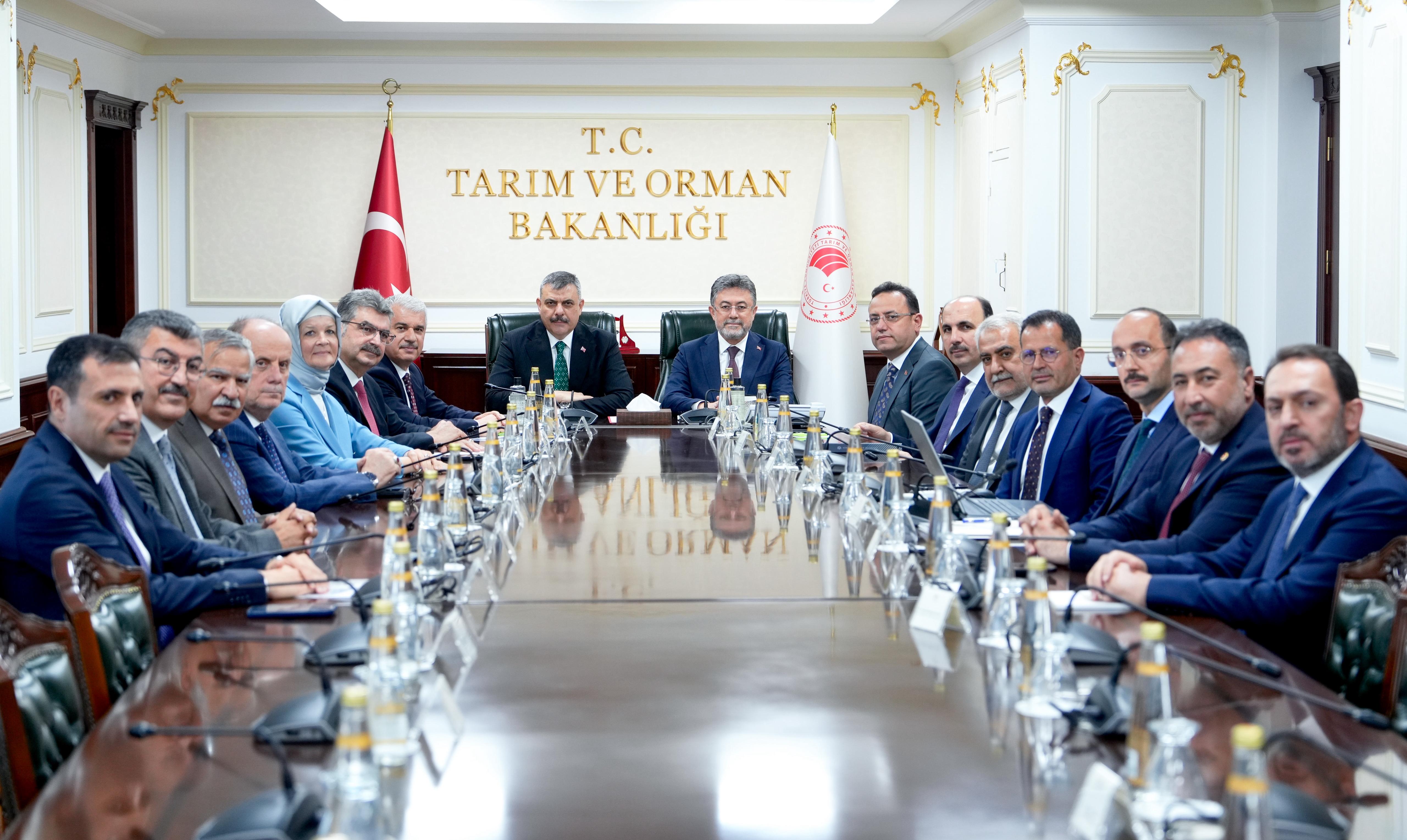KONYA HEYETİ ANKARA’DA BAKANLARLA YATIRIMLARI VE PROJELERİ DEĞERLENDİRDİ