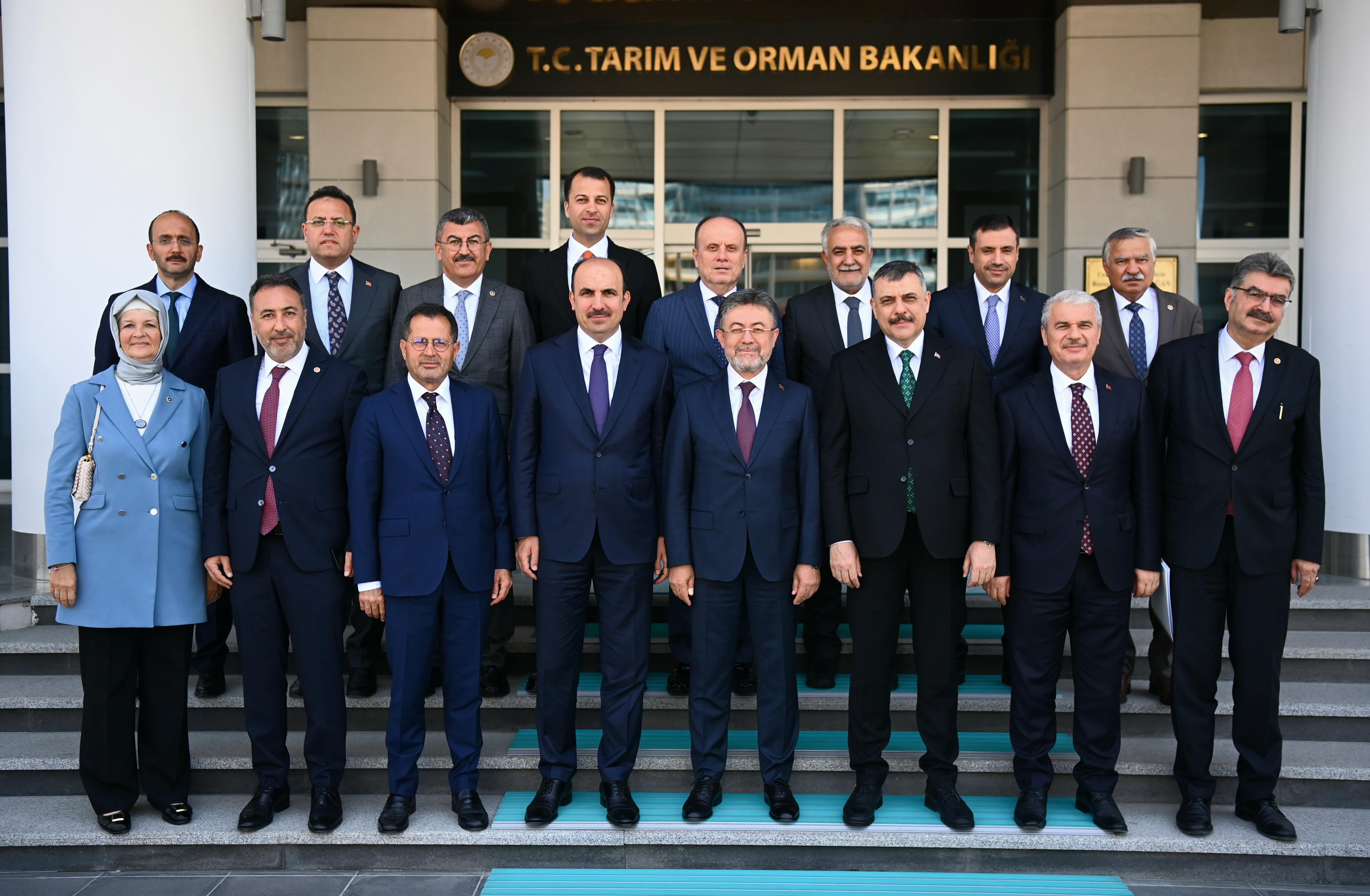 KONYA HEYETİ ANKARA’DA BAKANLARLA YATIRIMLARI VE PROJELERİ DEĞERLENDİRDİ