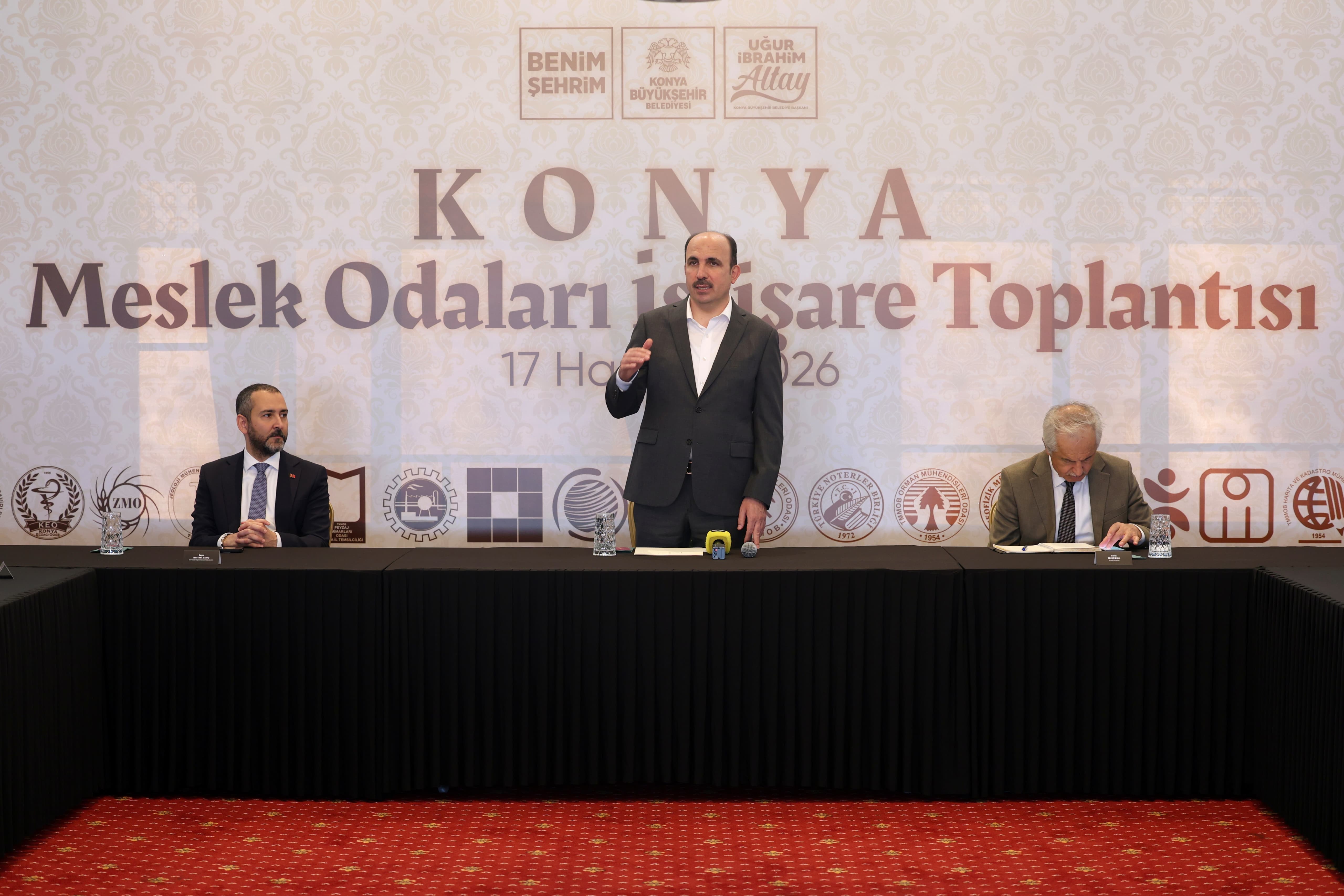 BAŞKAN ALTAY MESLEK ODALARININ BAŞKANLARIYLA İSTİŞARE TOPLANTISINDA BULUŞTU