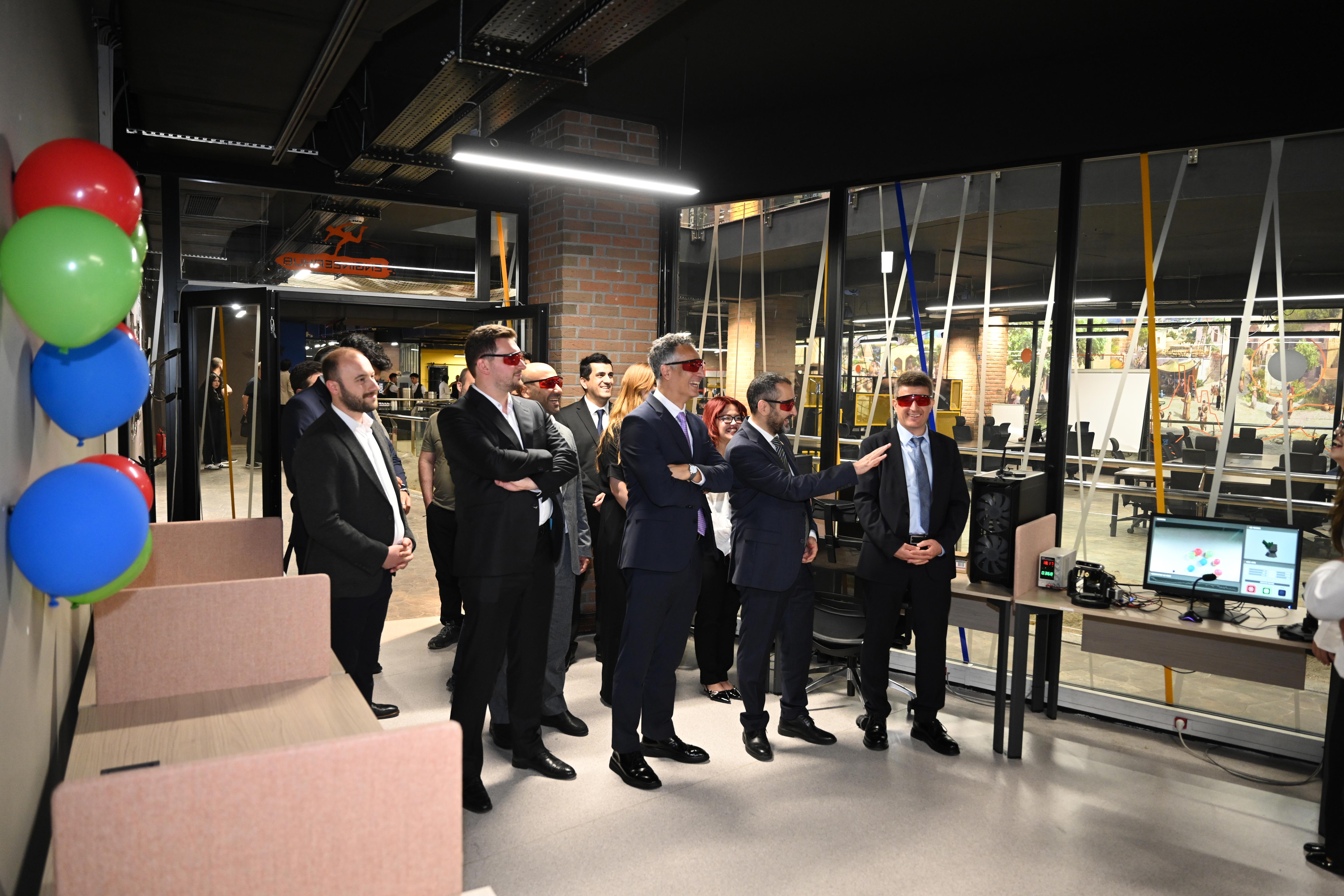 KONYA BÜYÜKŞEHİR-ASELSAN İŞ BİRLİĞİYLE YÜRÜTÜLEN “ENGINEERHUB”TA GELECEĞİN MÜHENDİSLERİ SERTİFİKALARINI ALDI