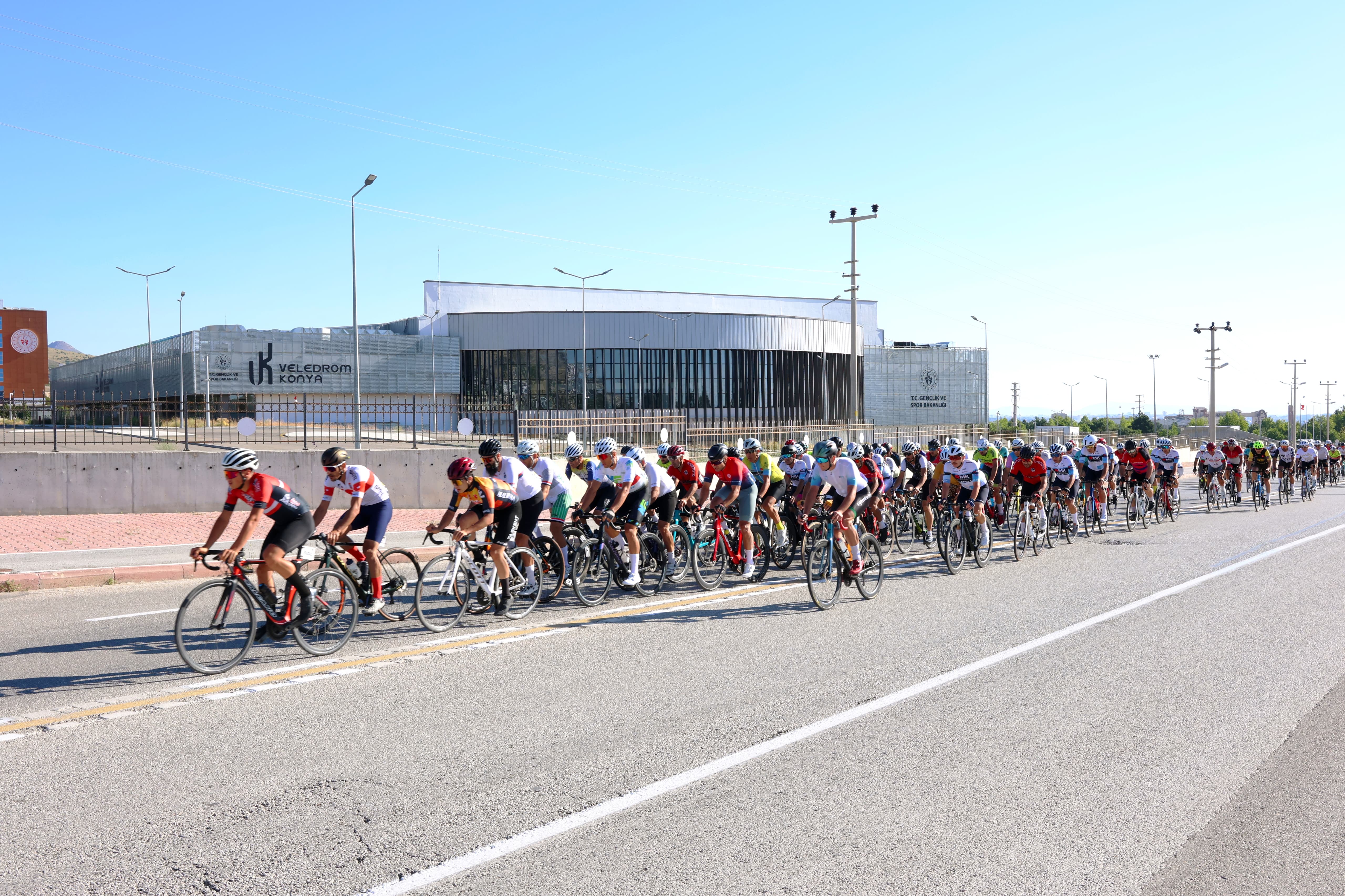 AVRUPA BİSİKLET BAŞKENTİ KONYA’DA GRANFONDO BİSİKLET YOL YARIŞI HEYECANI YAŞANDI
