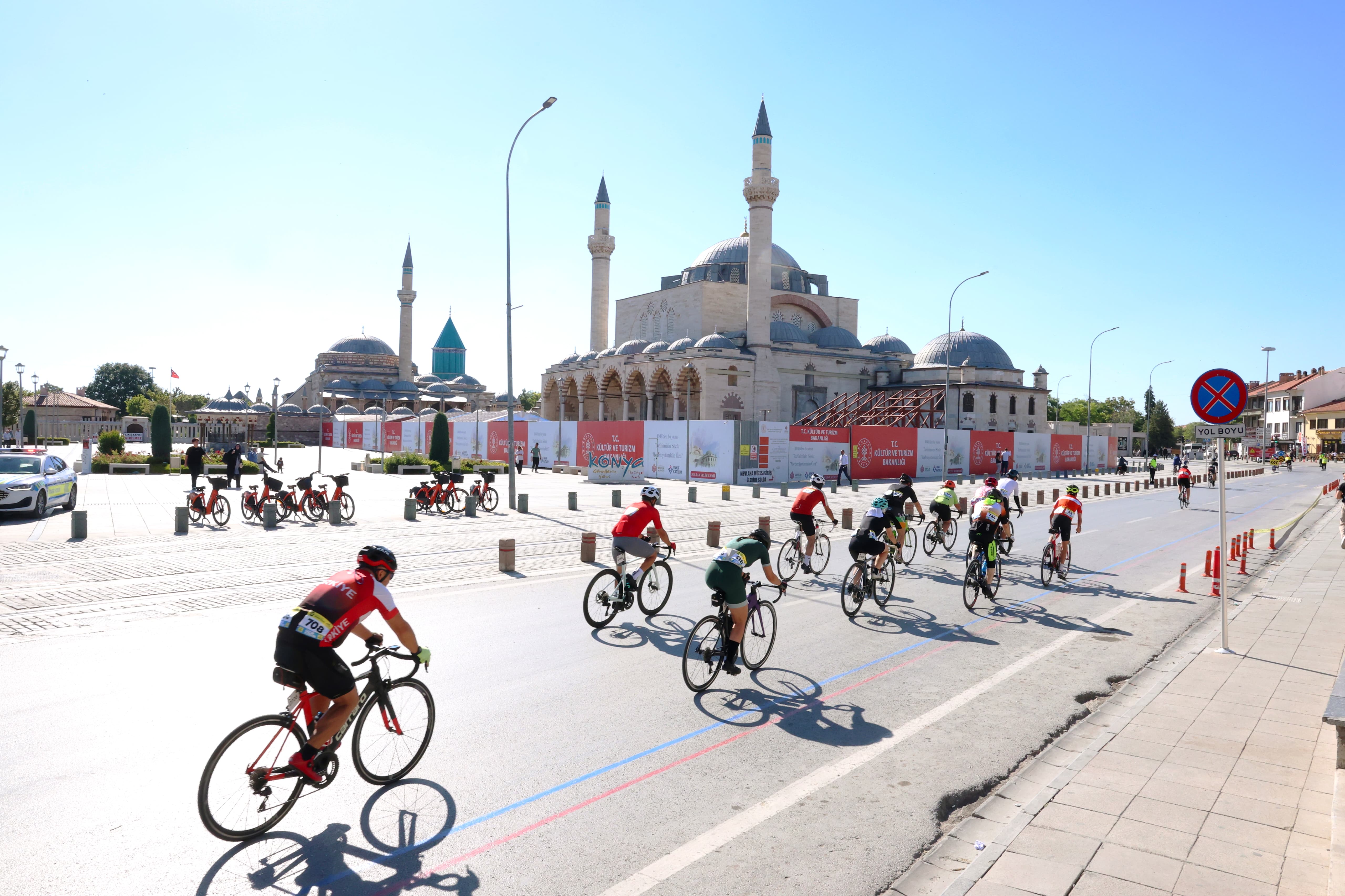 AVRUPA BİSİKLET BAŞKENTİ KONYA’DA GRANFONDO BİSİKLET YOL YARIŞI HEYECANI YAŞANDI
