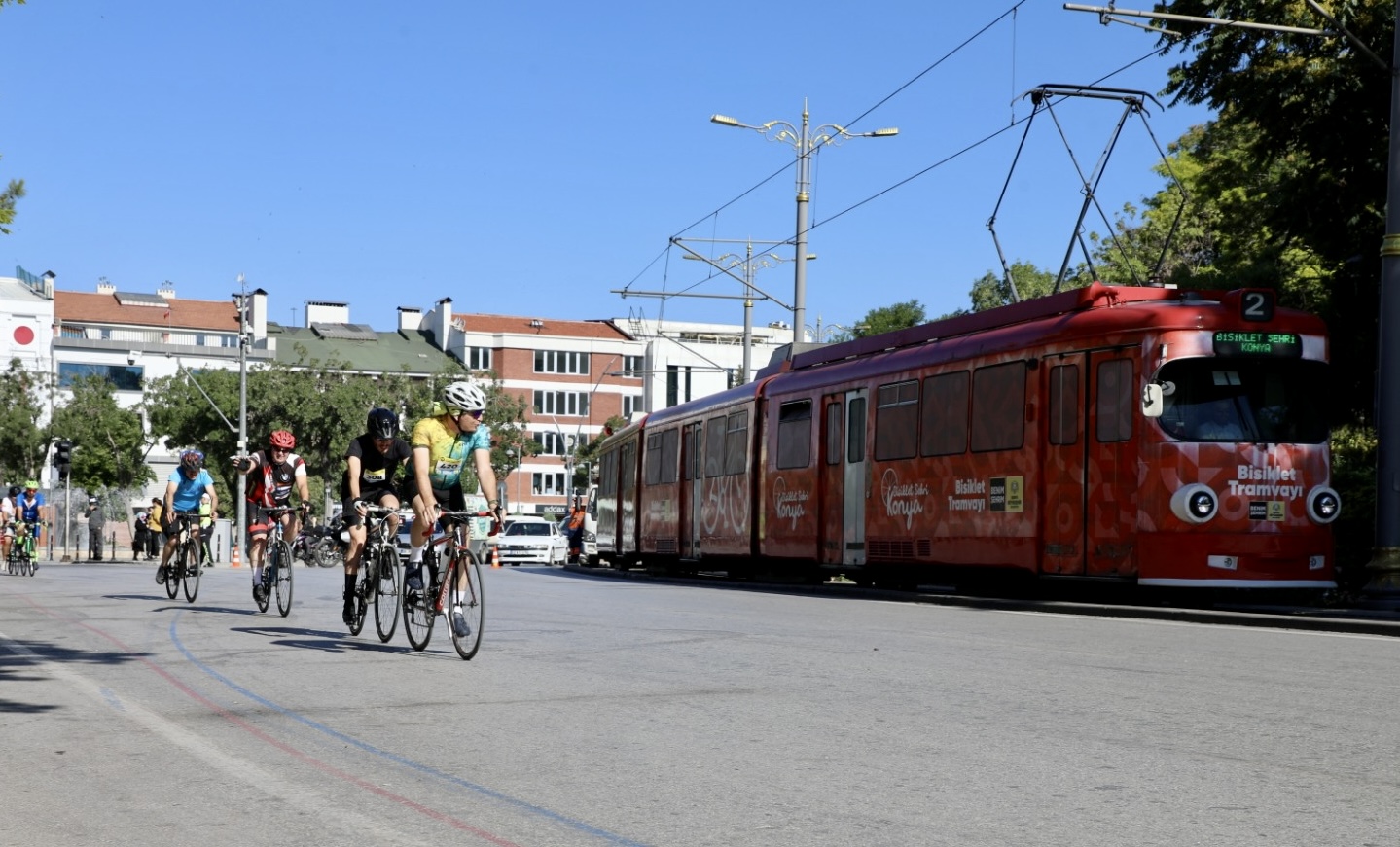 AVRUPA BİSİKLET BAŞKENTİ KONYA’DA GRANFONDO BİSİKLET YOL YARIŞI HEYECANI YAŞANDI