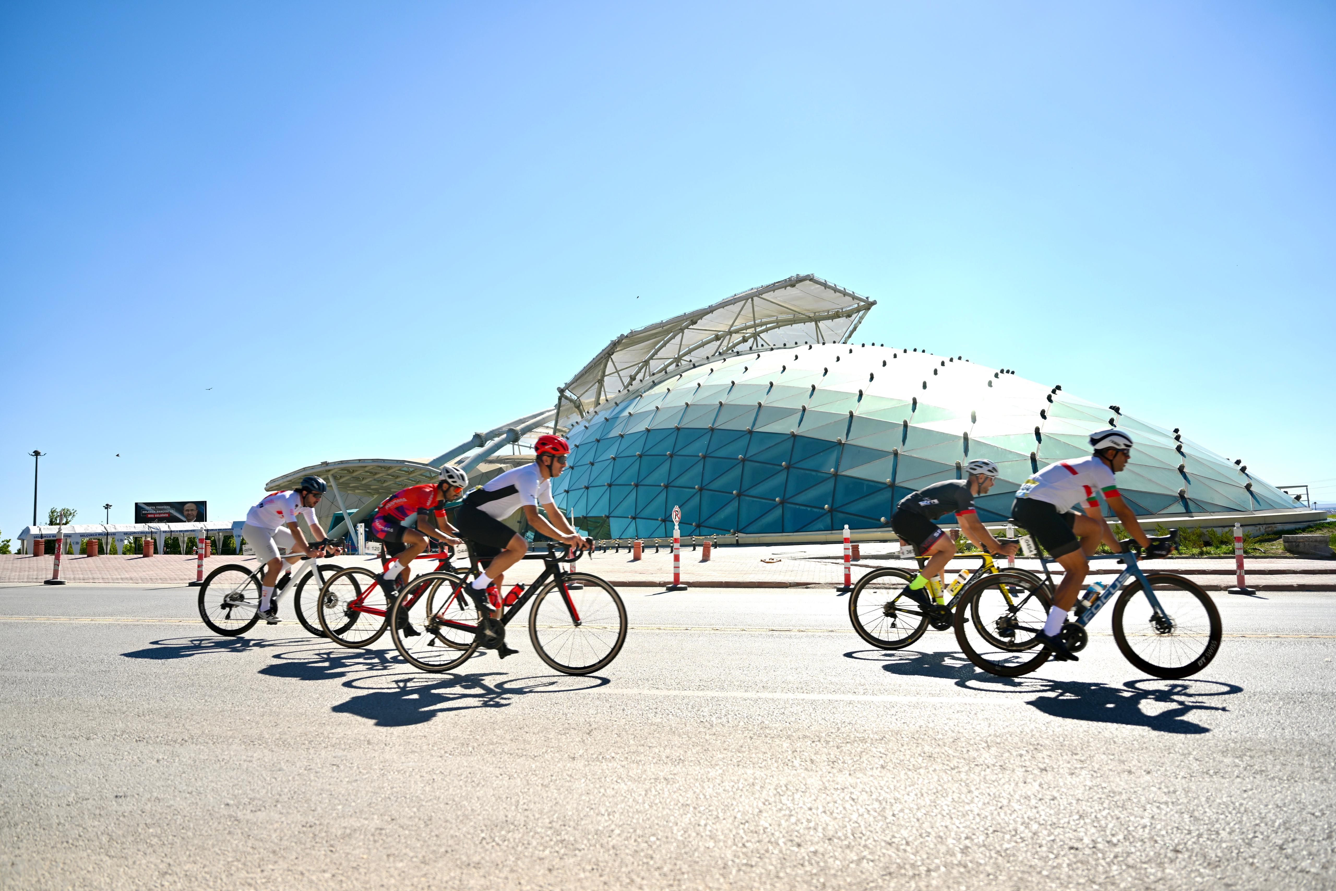 AVRUPA BİSİKLET BAŞKENTİ KONYA’DA GRANFONDO BİSİKLET YOL YARIŞI HEYECANI YAŞANDI
