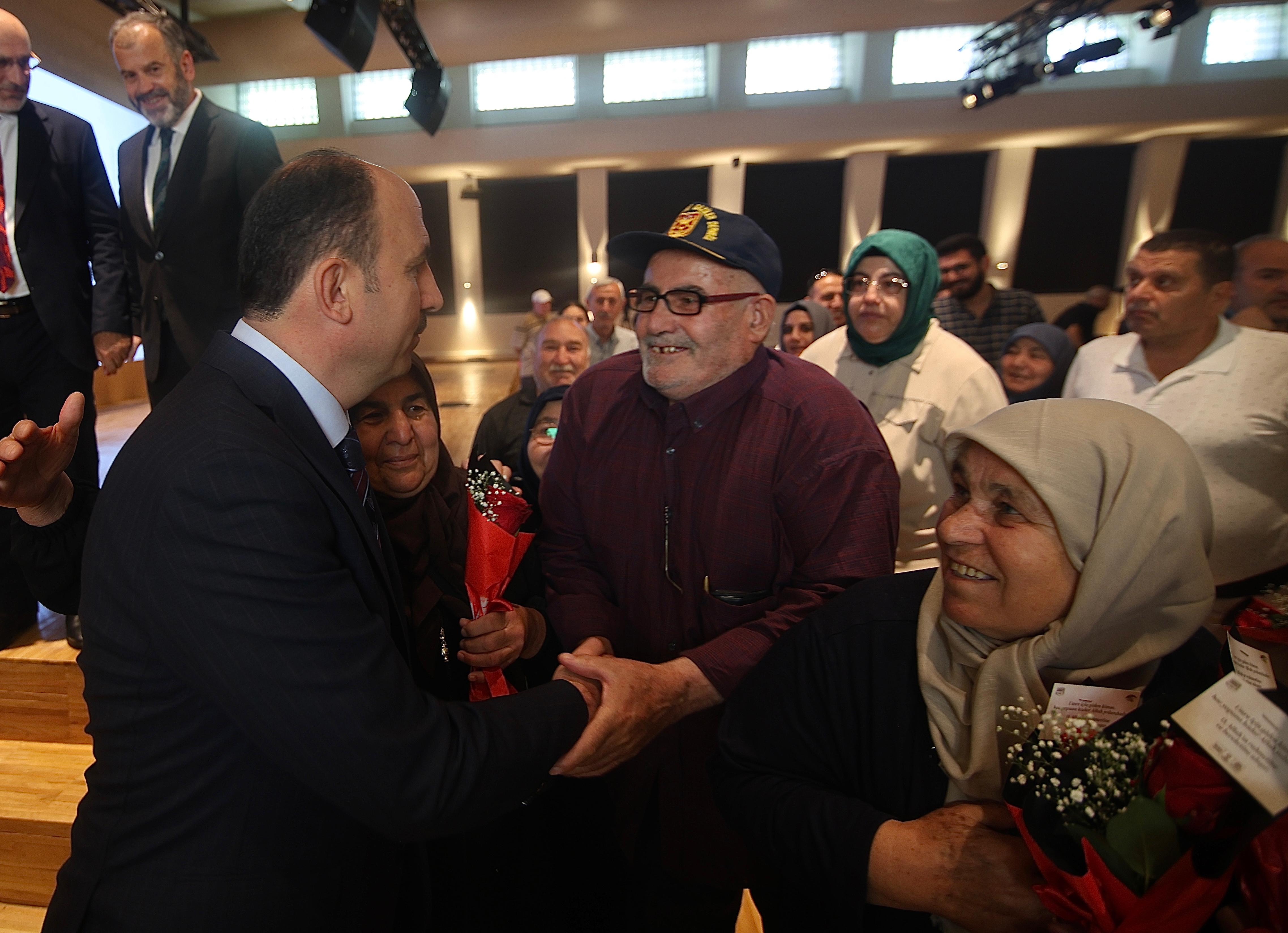 KONYA BÜYÜKŞEHİR'İN "VEFA UMRESİ" ÇEKİLİŞİNDE DUYGU DOLU ANLAR YAŞANDI
