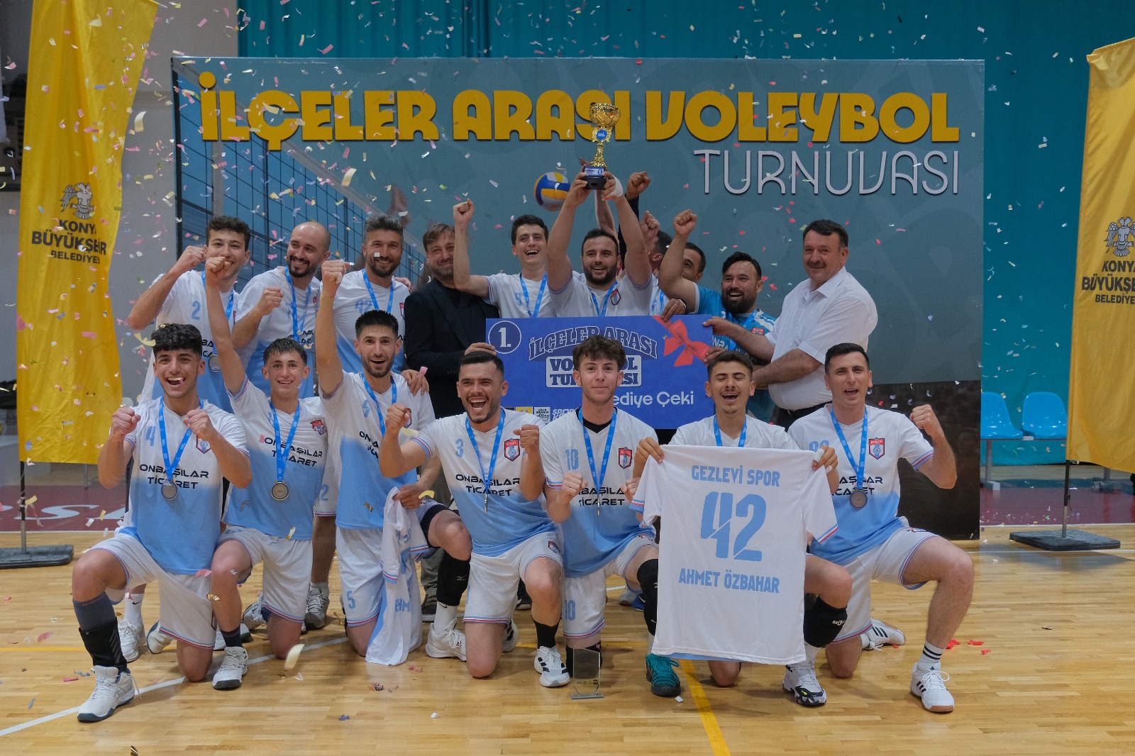 İLÇELER ARASI VOLEYBOL TURNUVASI'NDA ŞAMPİYON HADİM