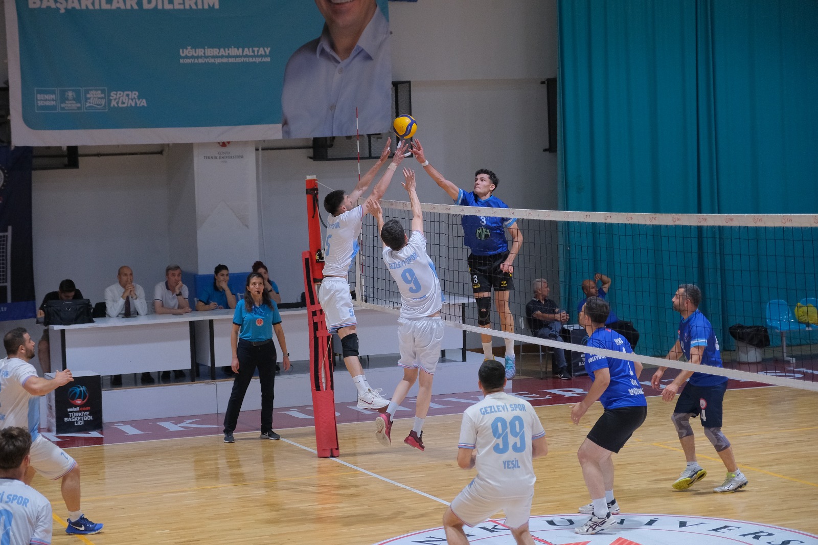 İLÇELER ARASI VOLEYBOL TURNUVASI'NDA ŞAMPİYON HADİM