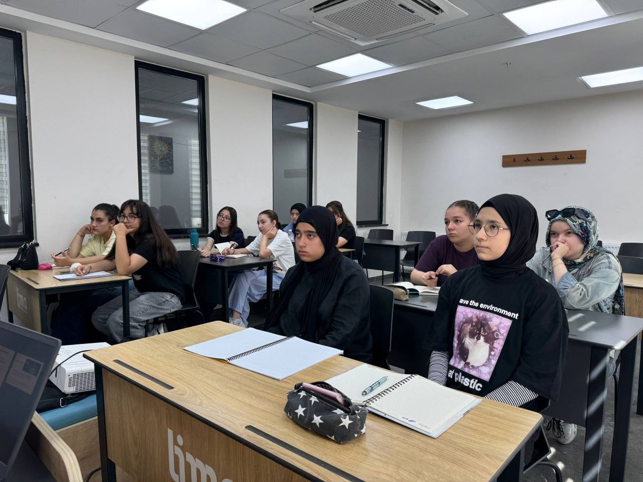 GENÇLER, YAZI LİSE MEDENİYET AKADEMİLERİ'NDE KARŞILADI
