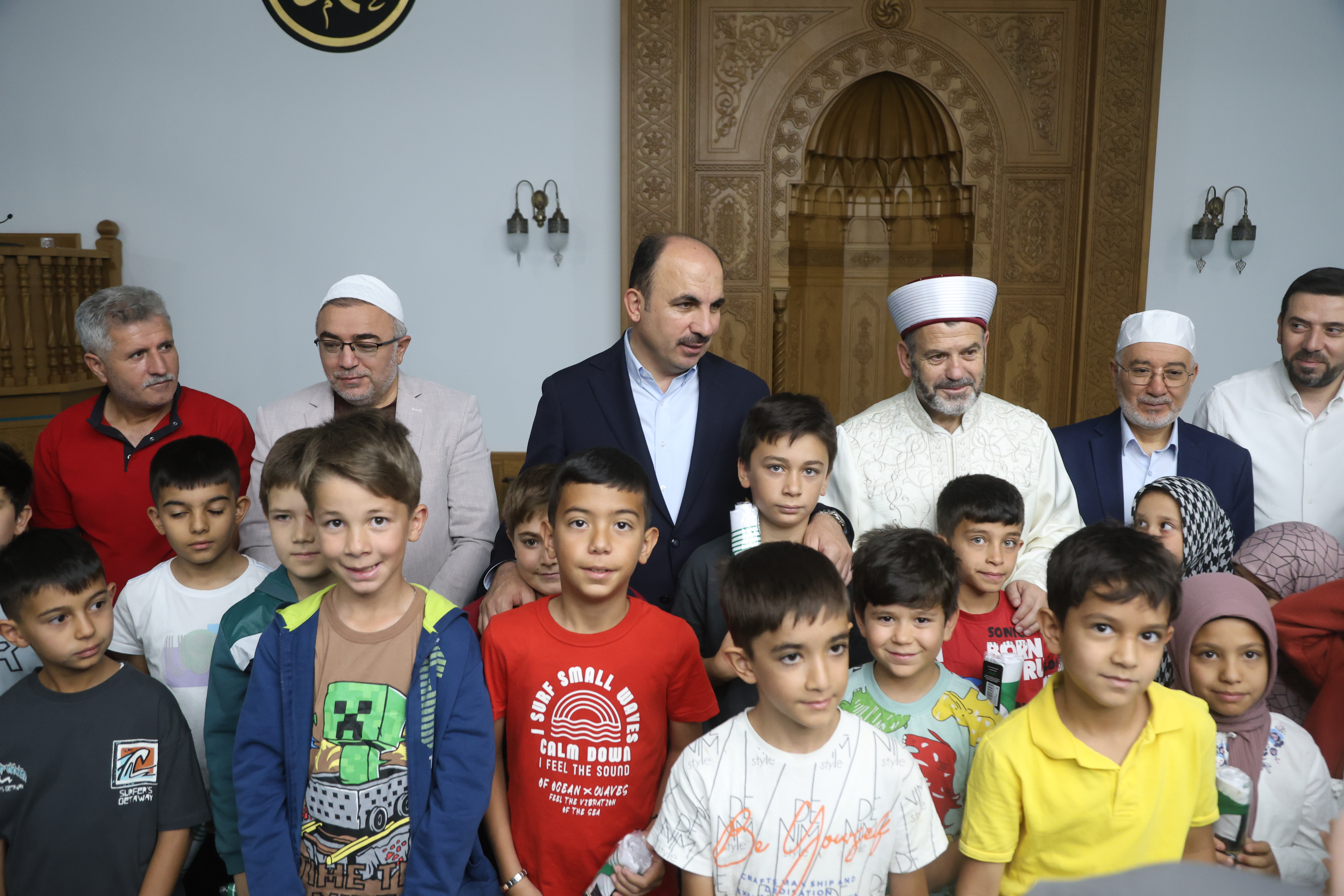 BAŞKAN ALTAY “GÜLE OYNAYA CAMİYE GEL” PROJESİ KAPSAMINDA ÇOCUKLARIN SABAH NAMAZI COŞKUSUNA EŞLİK ETTİ