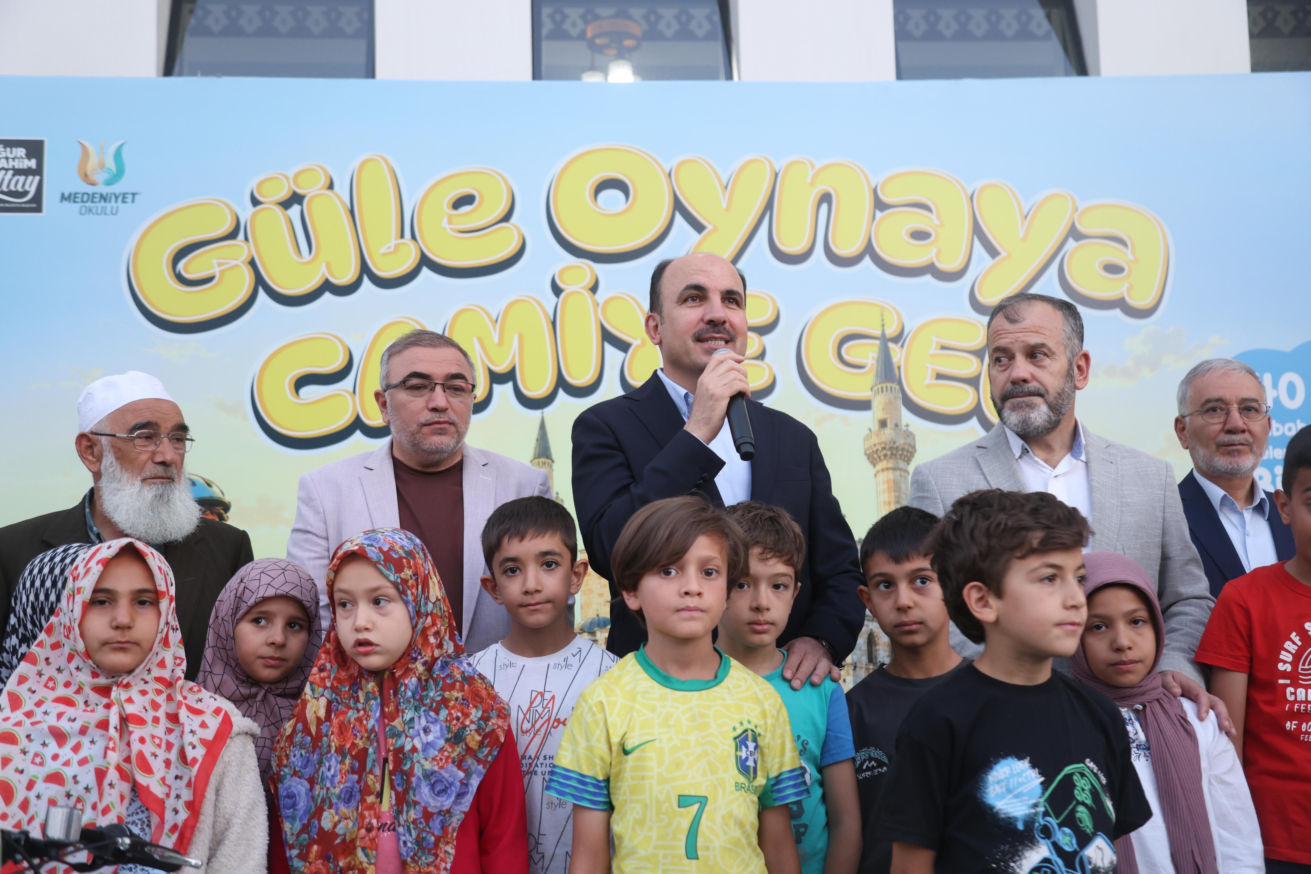 BAŞKAN ALTAY “GÜLE OYNAYA CAMİYE GEL” PROJESİ KAPSAMINDA ÇOCUKLARIN SABAH NAMAZI COŞKUSUNA EŞLİK ETTİ
