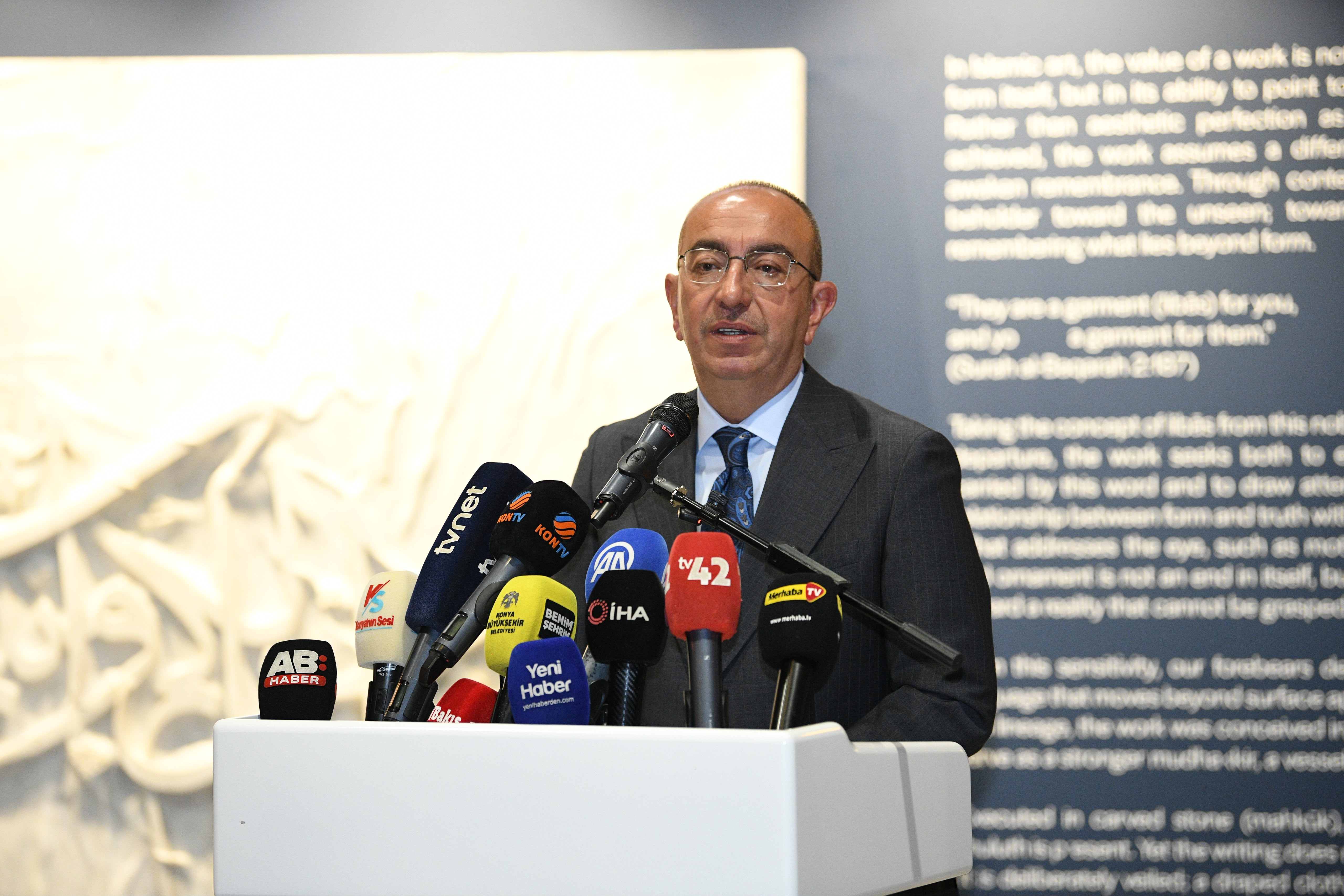 KONYA BÜYÜKŞEHİR’İN KATKILARIYLA “HANE” İSLAM SANATLARI SERGİSİ TANTAVİ KÜLTÜR SANAT MERKEZİ’NDE AÇILDI