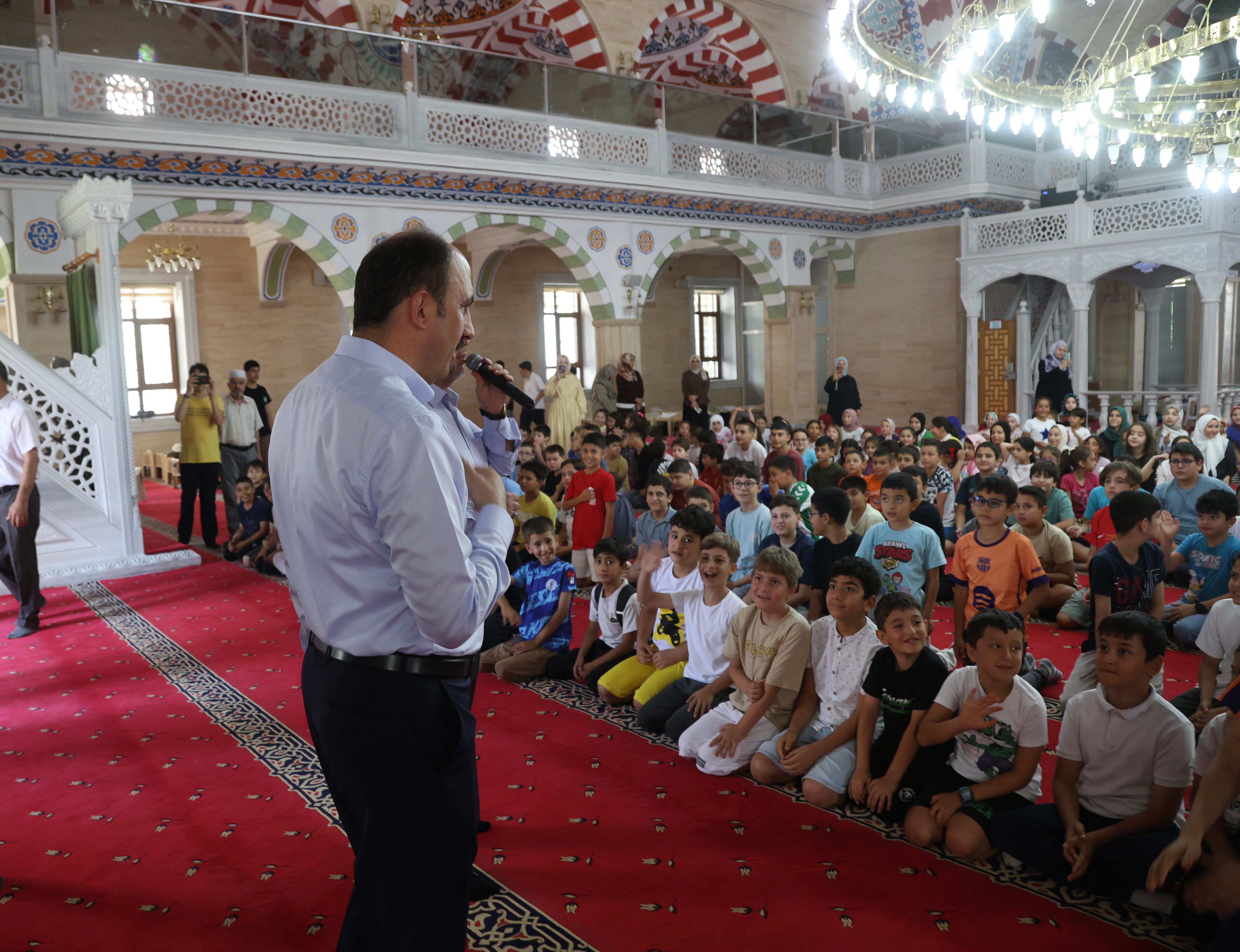 BAŞKAN ALTAY: “ÇOCUKLAR CAMİLERİMİZİN NEŞESİDİR”