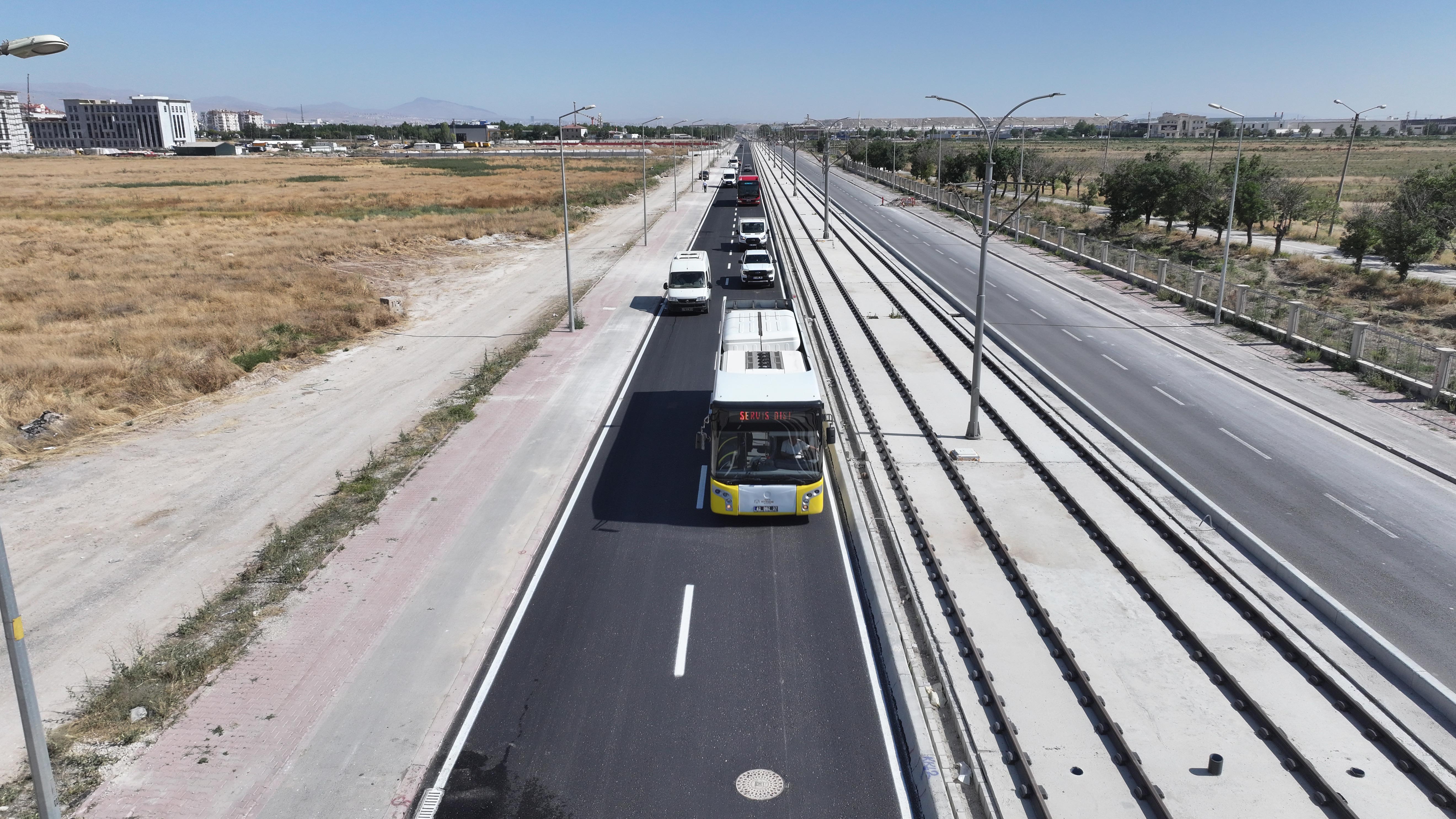 KONYA BÜYÜKŞEHİR, ŞEHİR HASTANESİ-YENİ SANAYİ TRAMVAY HATTI GÜZERGÂHINDAKİ BÖLGELERİN YOL ALTYAPISINI GÜÇLENDİRİYOR