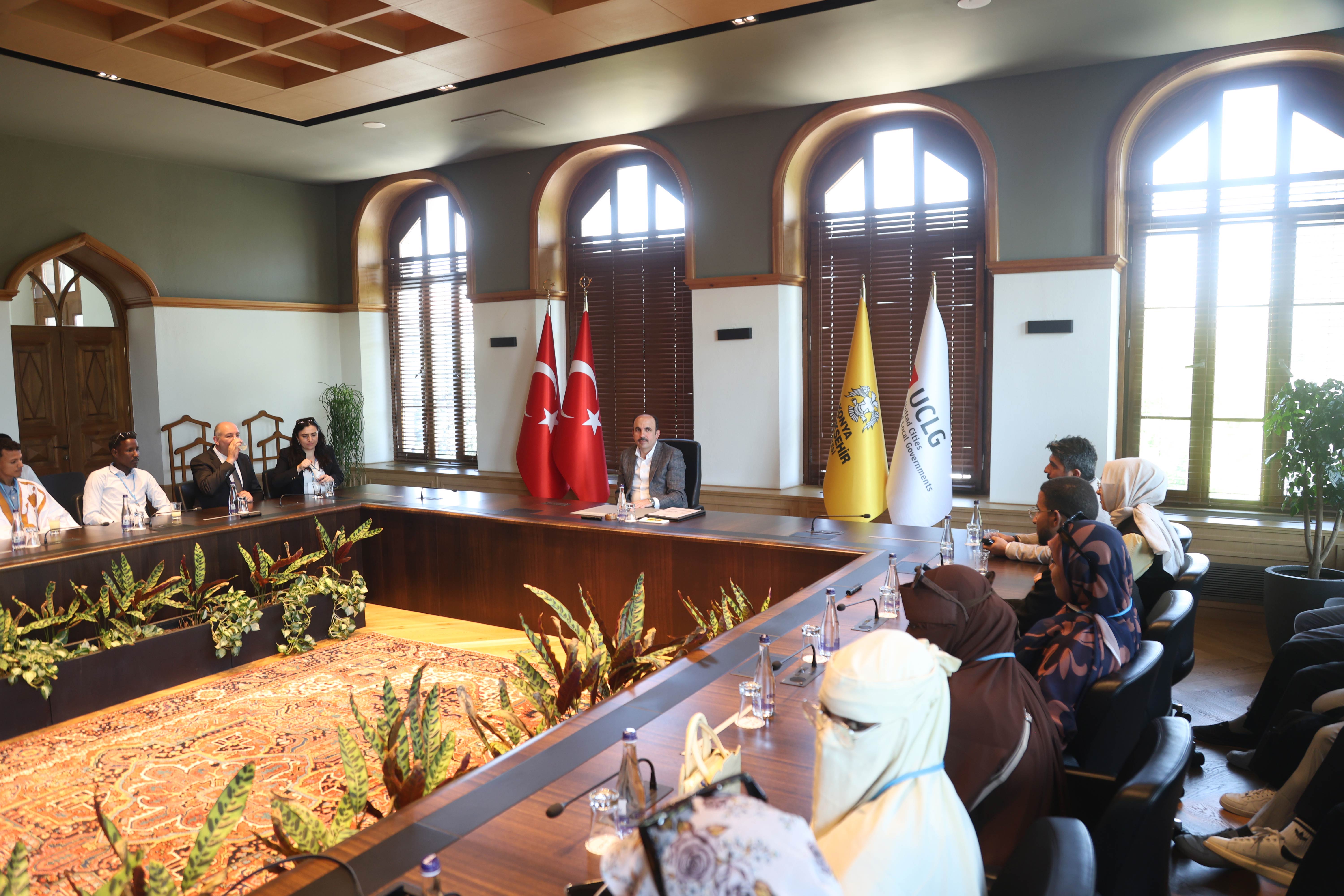 MORİTANYA NUAKŞOT ÜNİVERSİTESİ TÜRK DİLİ VE EDEBİYATI ÖĞRENCİLERİ BAŞKAN ALTAY’I ZİYARET ETTİ