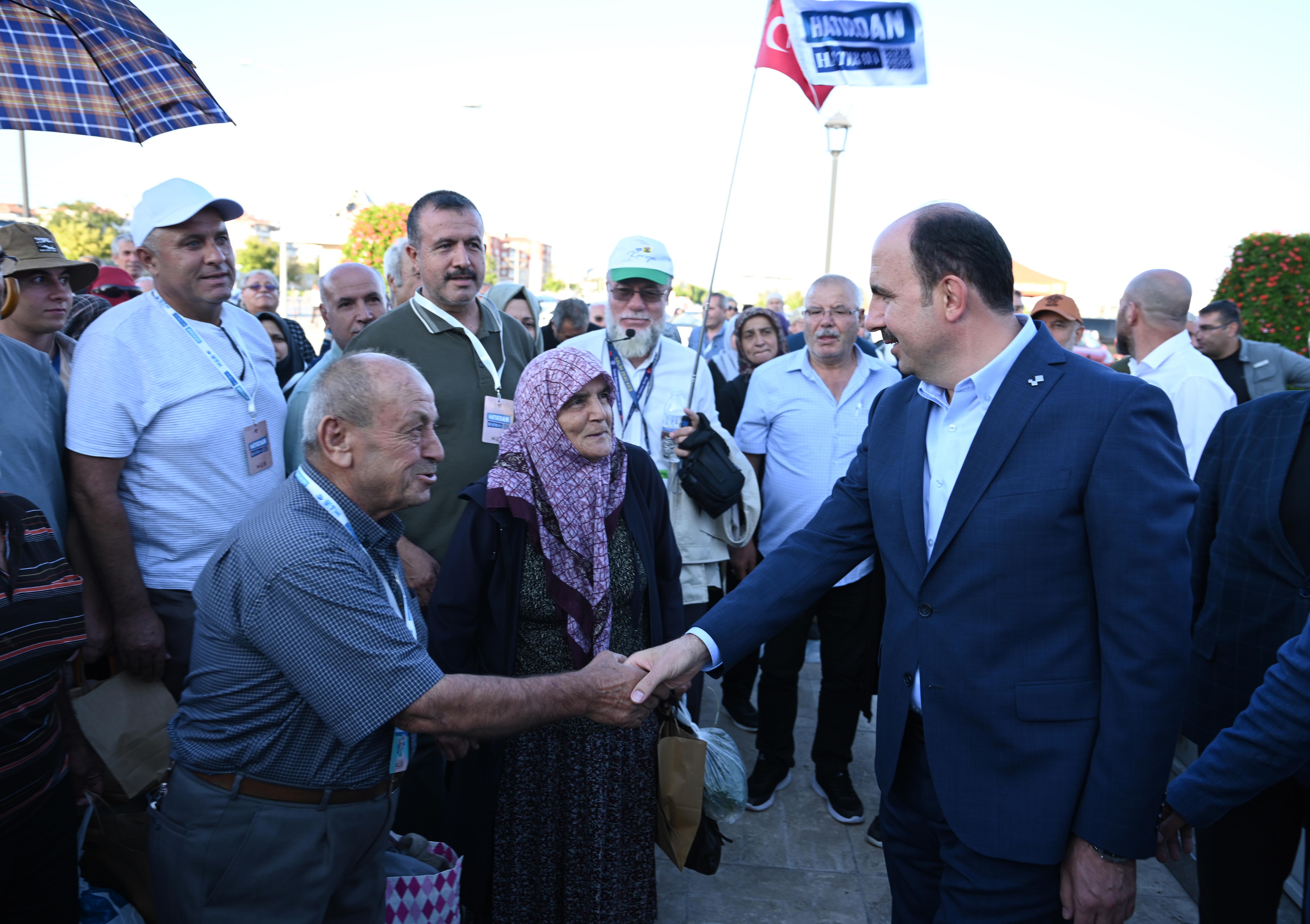 HATIRDAN HATIRAYA KÜLTÜR TURLARINA KATILAN EMEKLİLERLE BULUŞAN BAŞKAN ALTAY: “İYİ Kİ KONYA’DA YAŞIYORUZ, İYİ Kİ SİZLERE HİZMET EDİYORUZ”